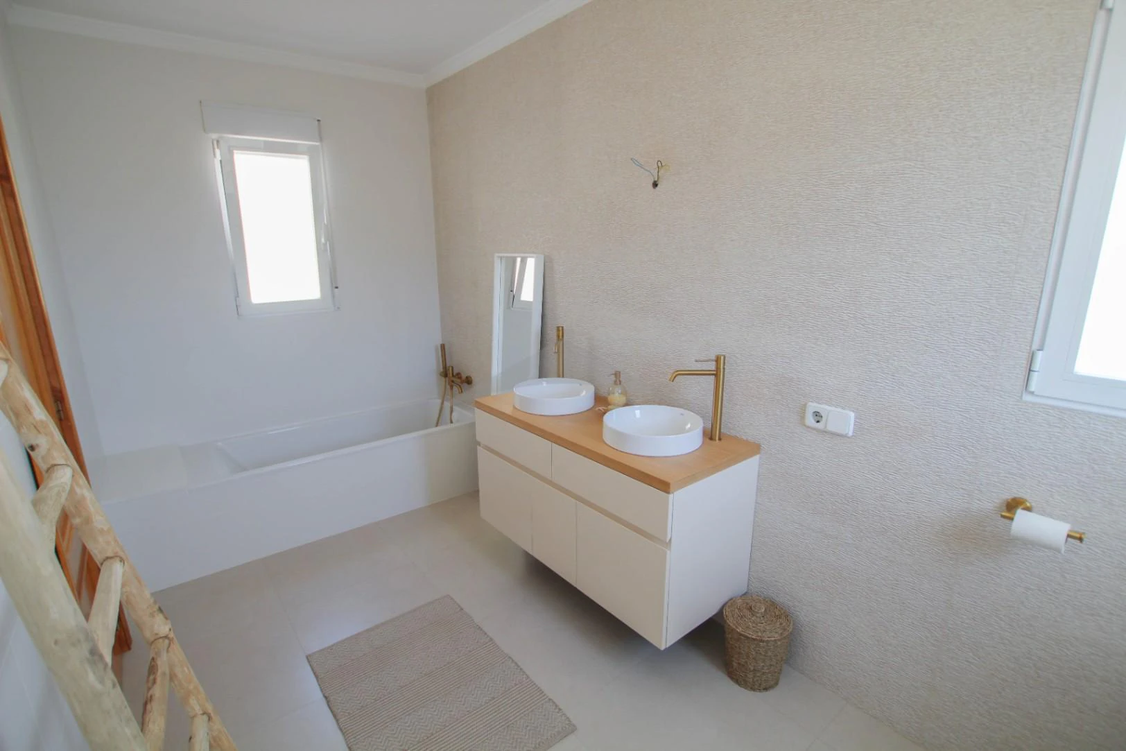 Renovated spacious villa for sale in Moraira