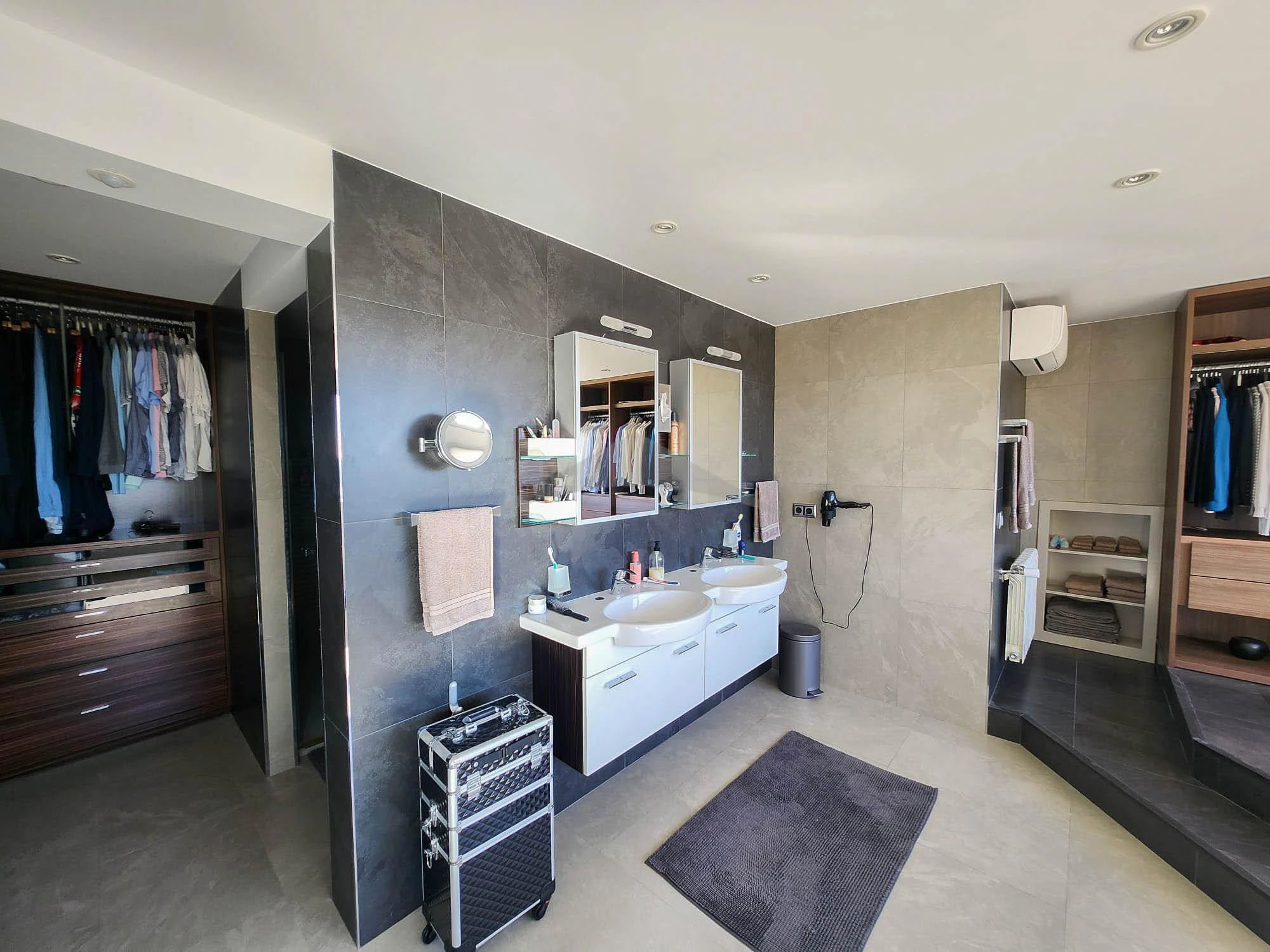 Stunning villa with sea views for sale in Moraira