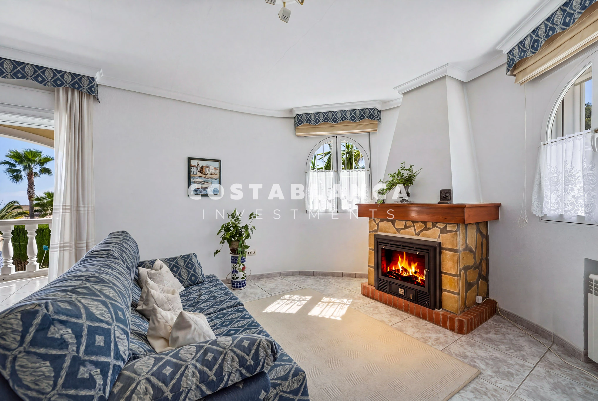 Villa on Large Plot for sale in Calpe
