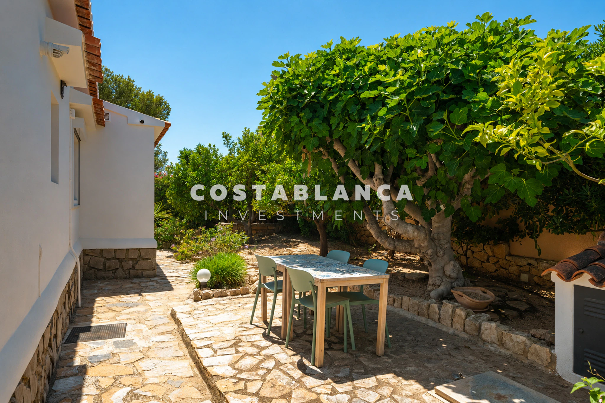 Fully Renovated  Villa For Sale in Benissa