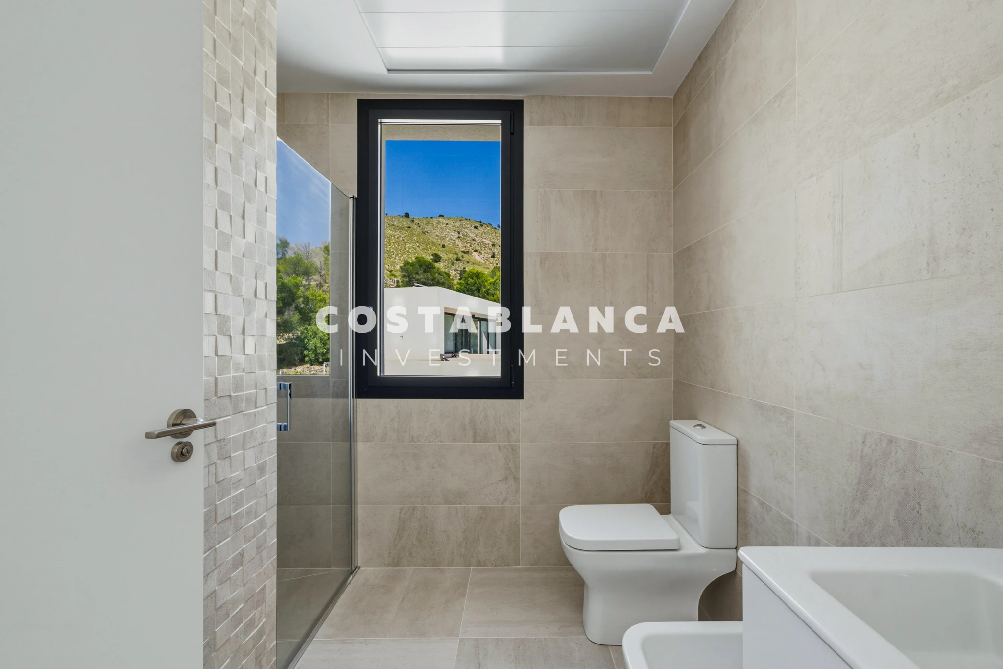 Modern Luxury Villa with Elevator, Underfloor Heating & 25m Pool for sale in Finestrat