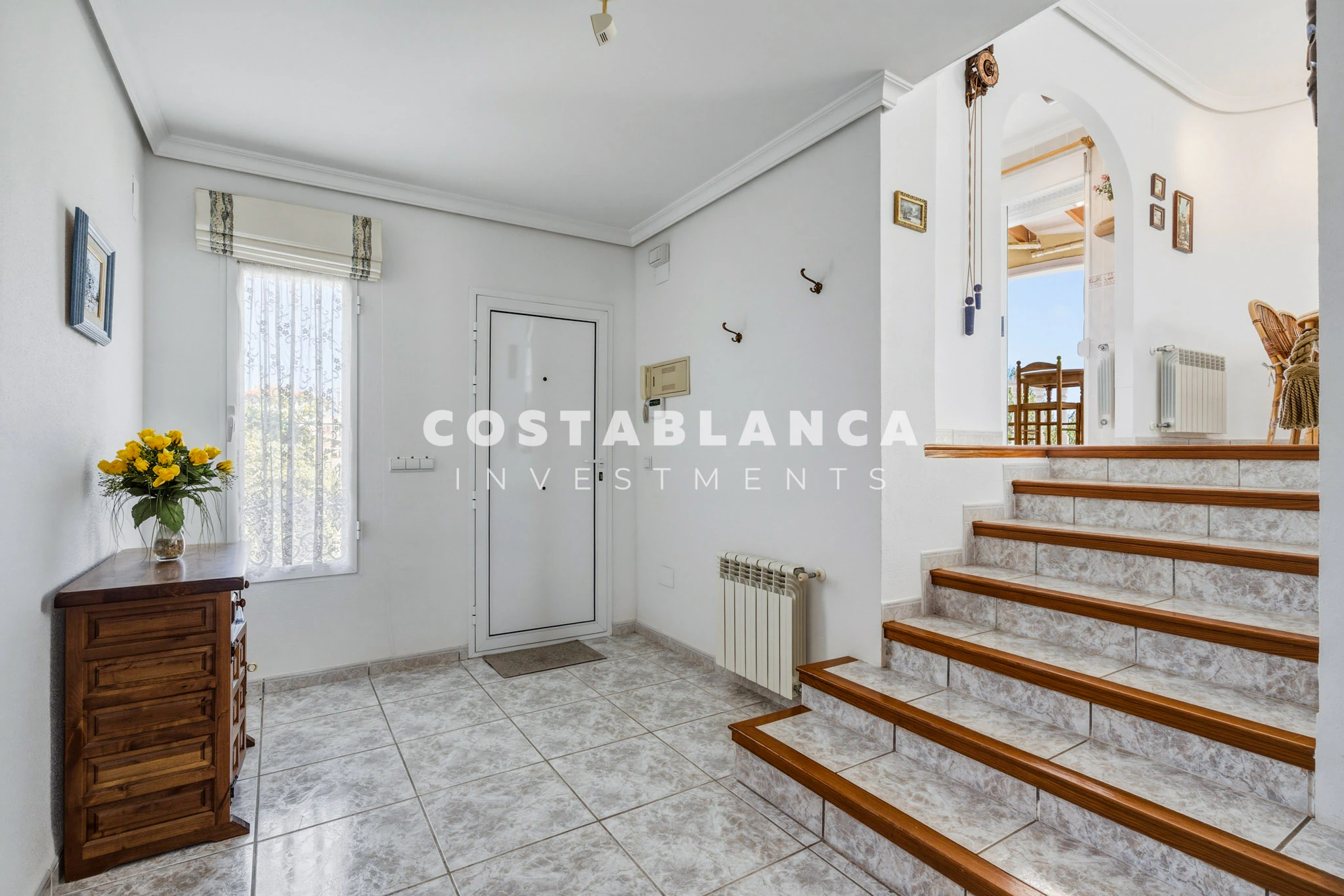 Villa on Large Plot for sale in Calpe
