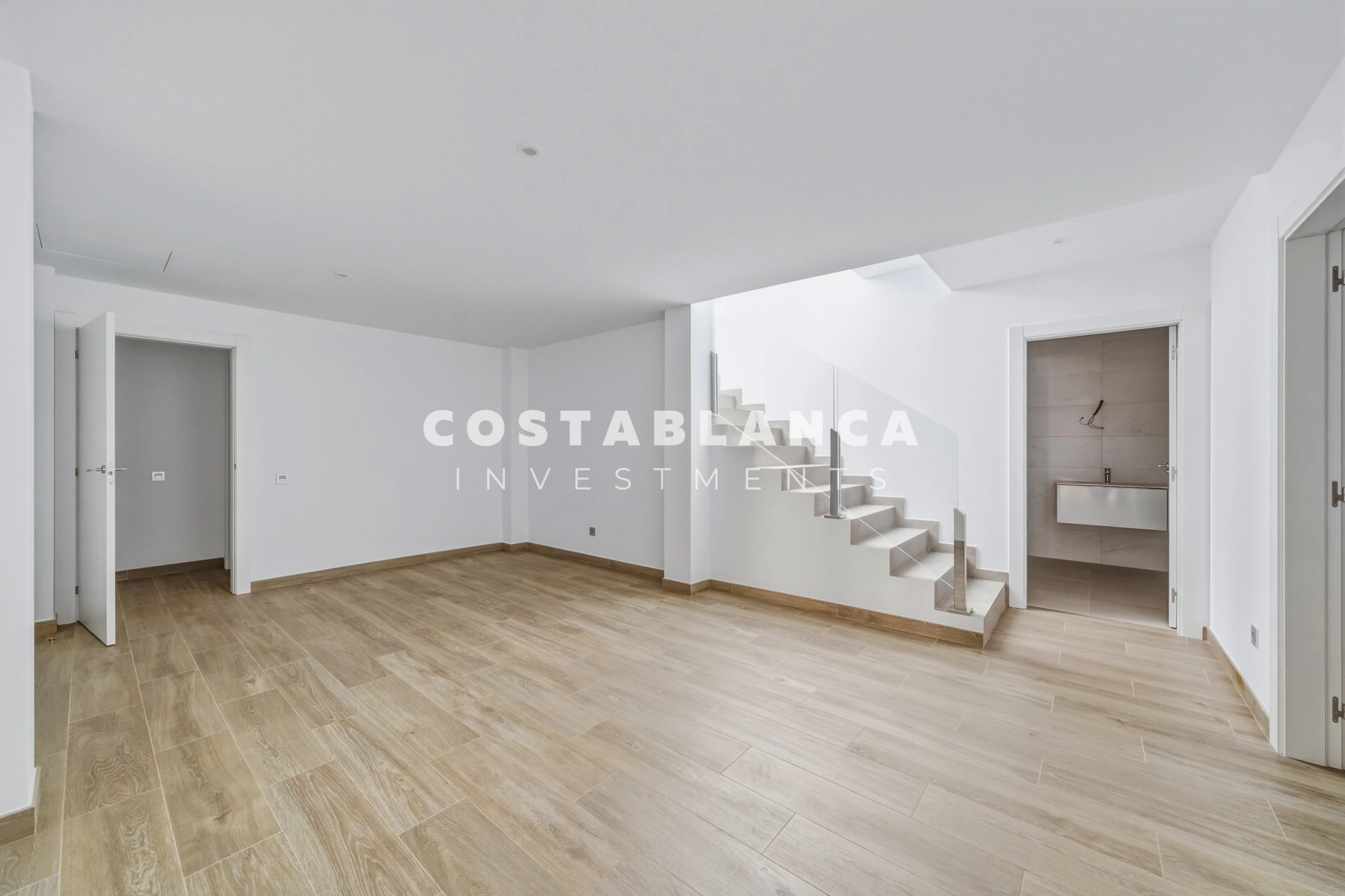 Modern Luxury Villa with Elevator, Underfloor Heating & 25m Pool for sale in Finestrat