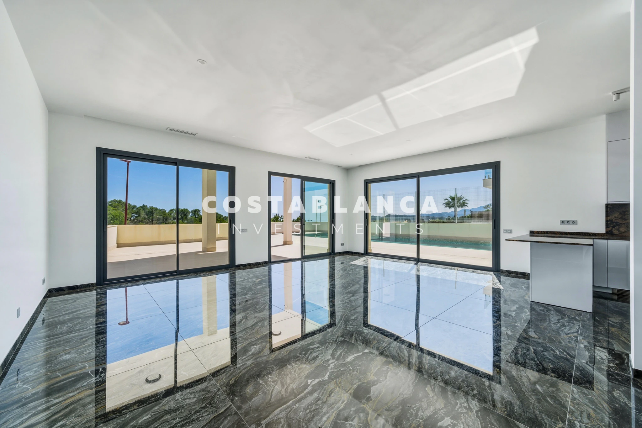Modern Luxury Villa with Elevator, Underfloor Heating & 25m Pool for sale in Finestrat