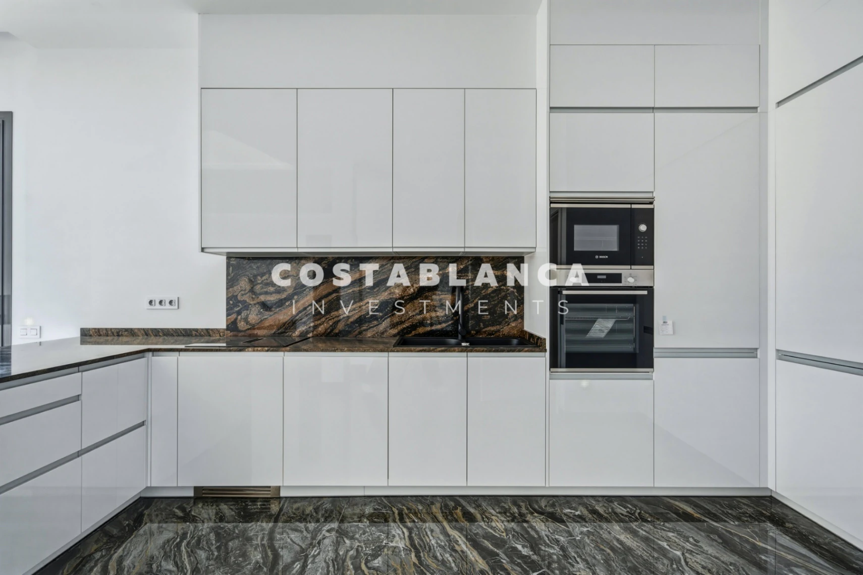 Modern Luxury Villa with Elevator, Underfloor Heating & 25m Pool for sale in Finestrat