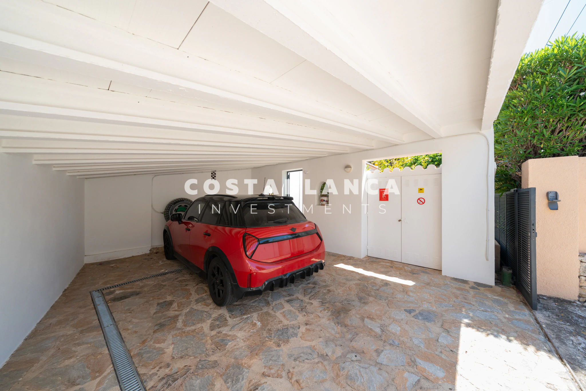 Fully Renovated  Villa For Sale in Benissa