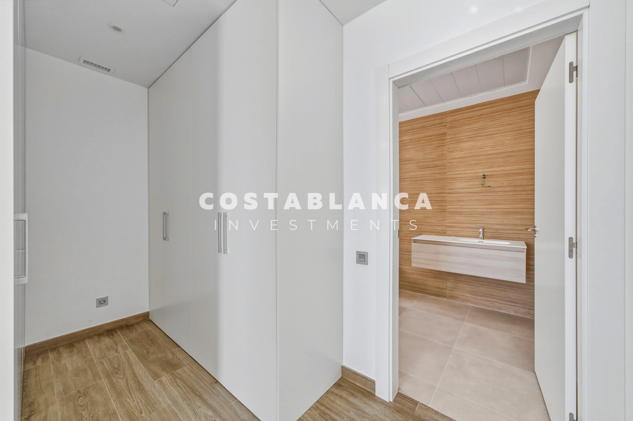 Modern Luxury Villa with Elevator, Underfloor Heating & 25m Pool for sale in Finestrat