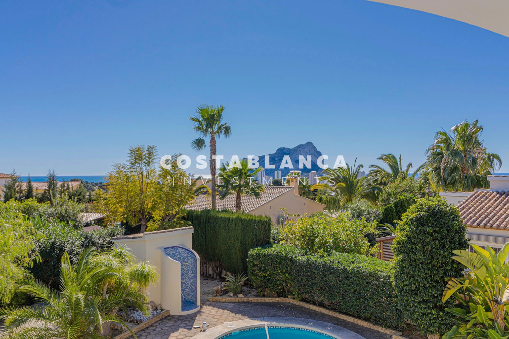 Villa on Large Plot for sale in Calpe