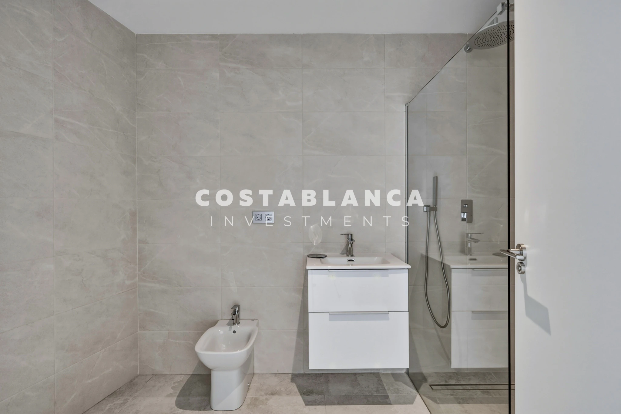 Modern Luxury Villa with Elevator, Underfloor Heating & 25m Pool for sale in Finestrat