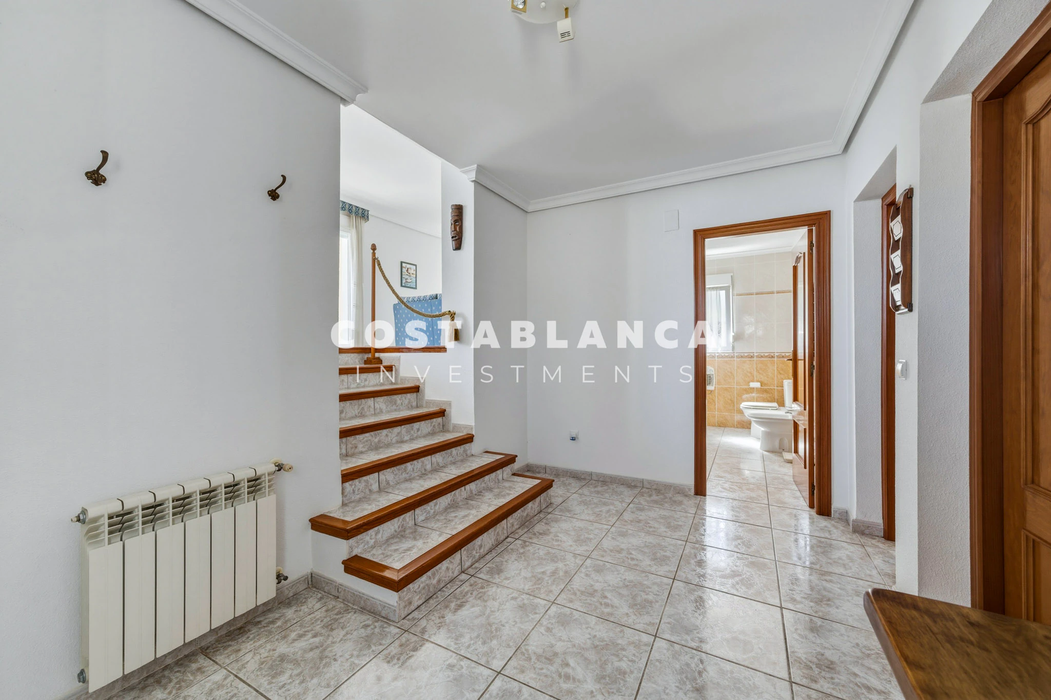 Villa on Large Plot for sale in Calpe