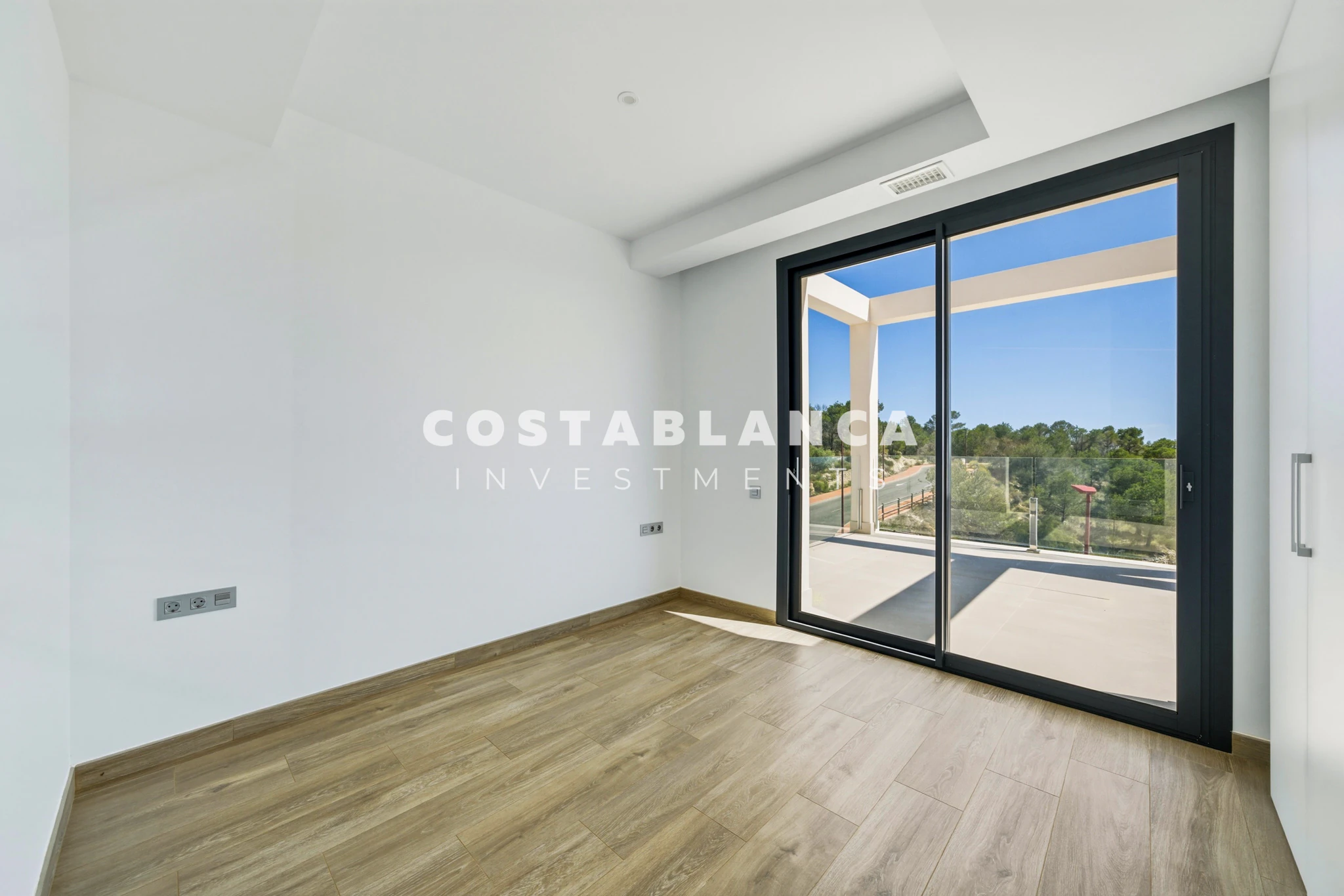 Modern Luxury Villa with Elevator, Underfloor Heating & 25m Pool for sale in Finestrat