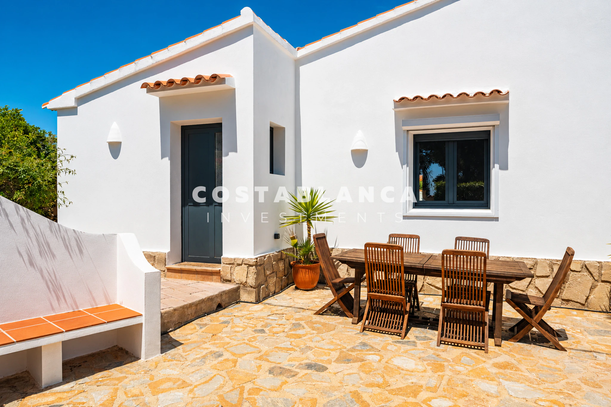 Fully Renovated  Villa For Sale in Benissa