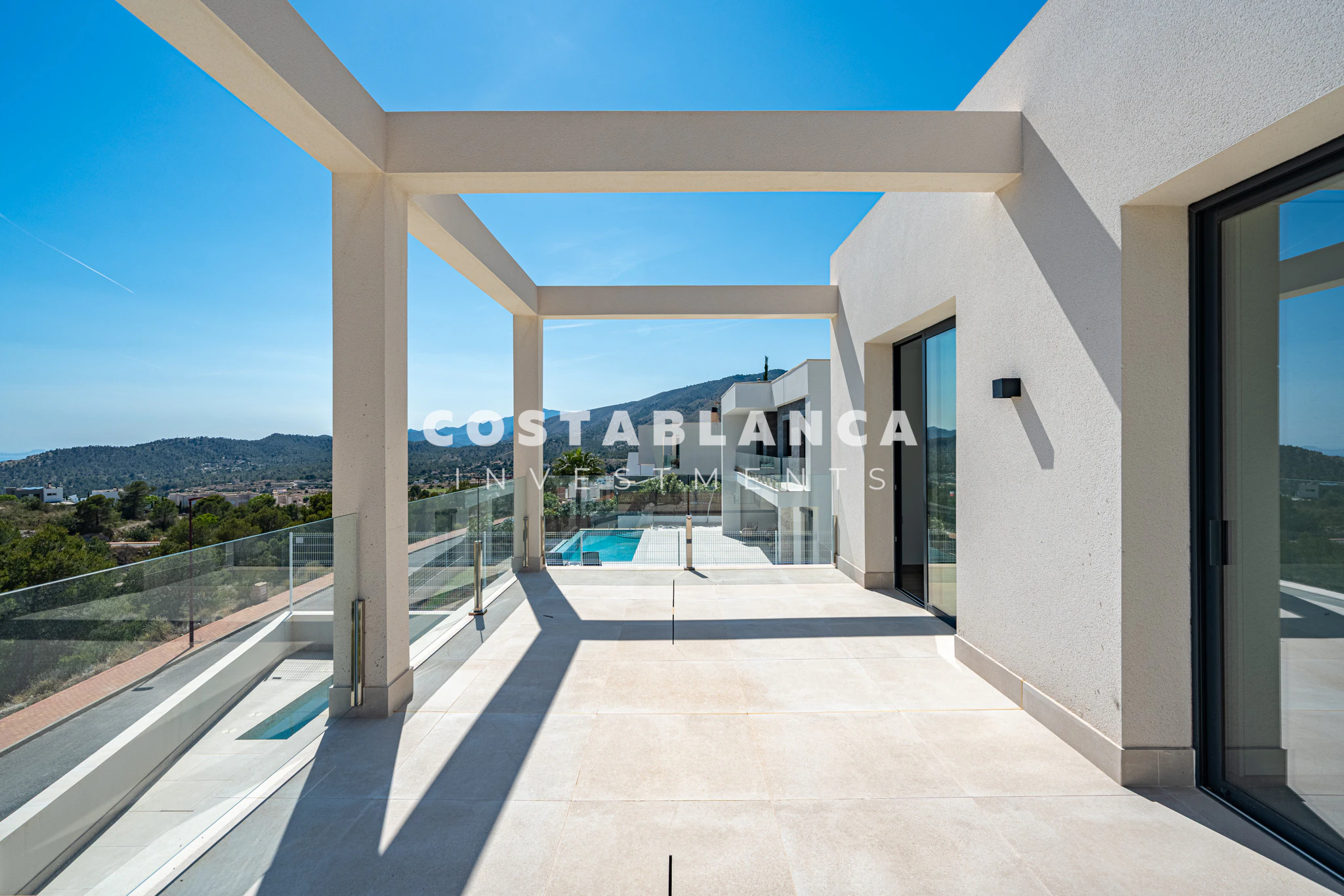 Modern Luxury Villa with Elevator, Underfloor Heating & 25m Pool for sale in Finestrat
