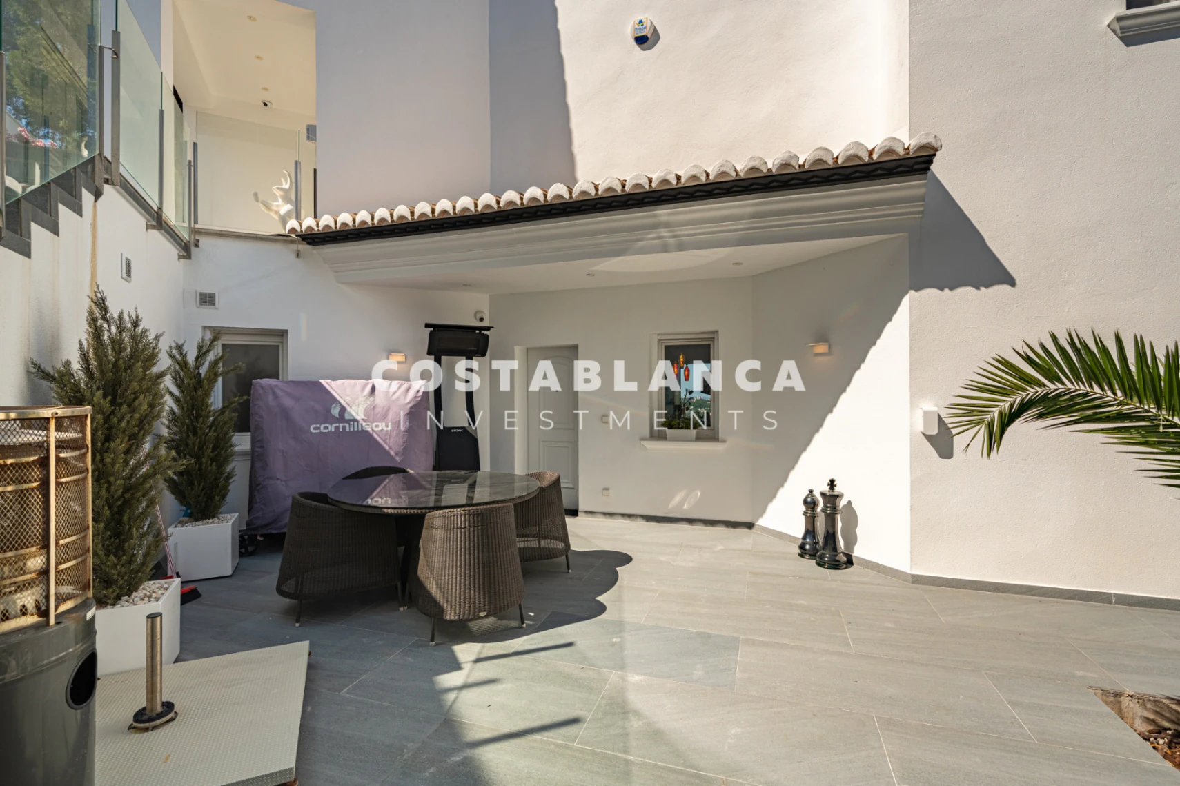 Beautiful Villa with Sea and Mountain Views for sale in Moraira