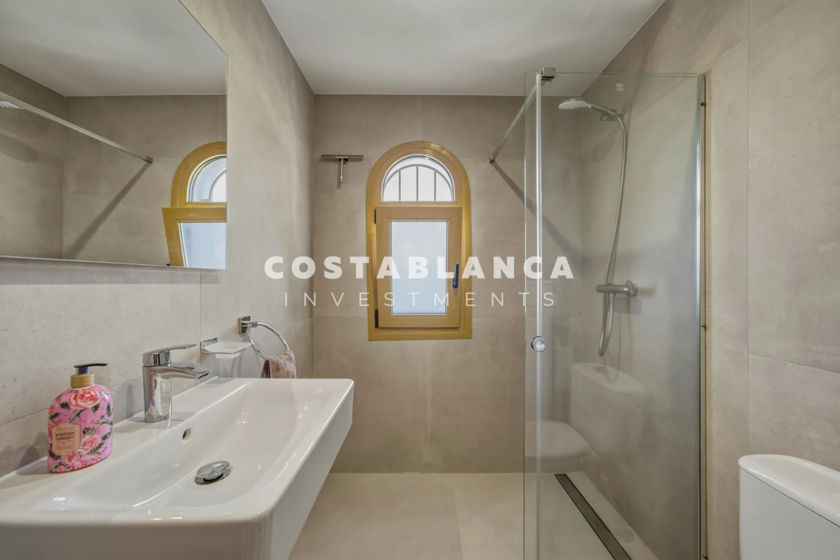 Beautiful Villa with Panoramic Sea Views for Sale in Altea