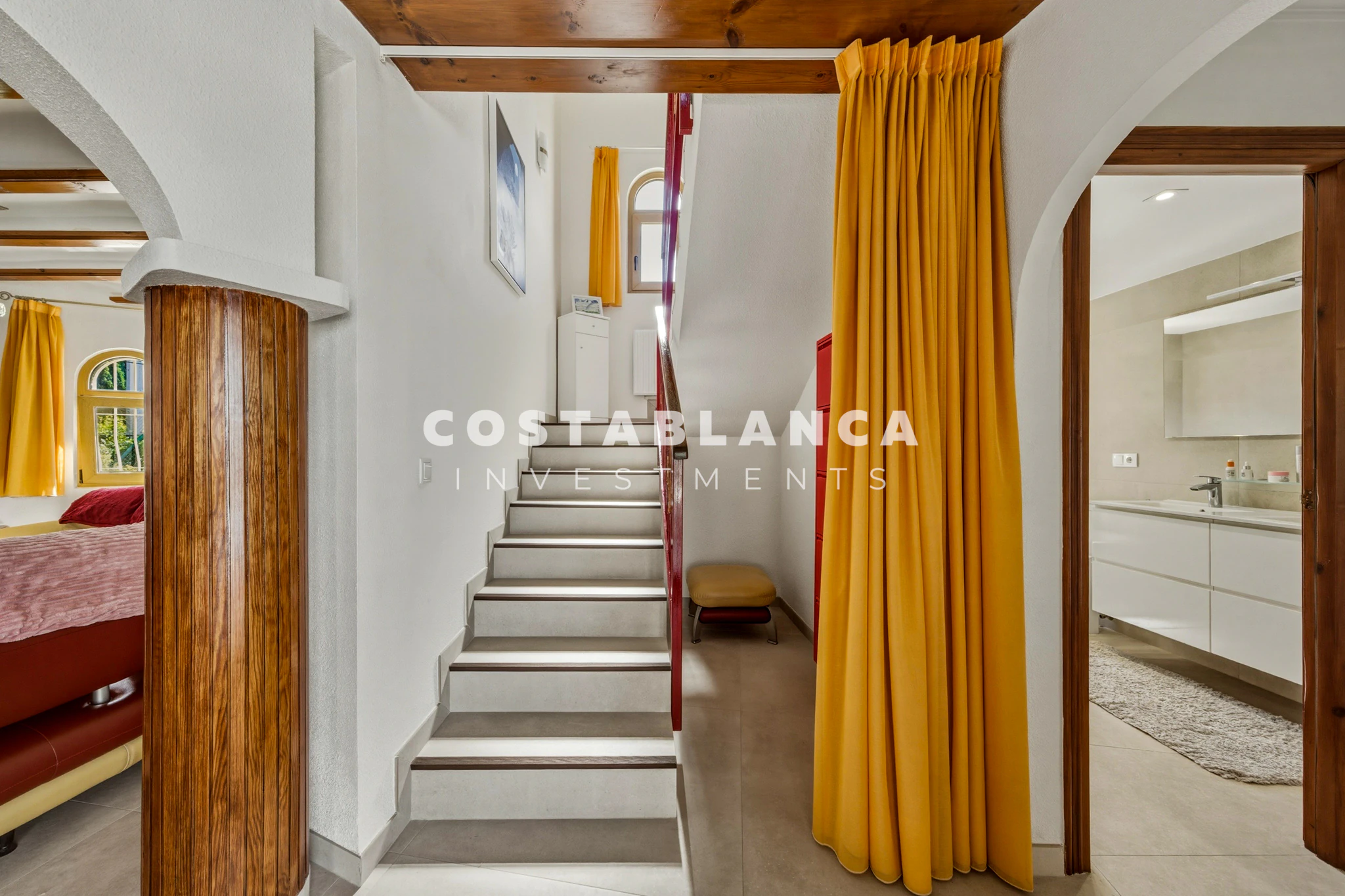 Beautiful Villa with Panoramic Sea Views for Sale in Altea