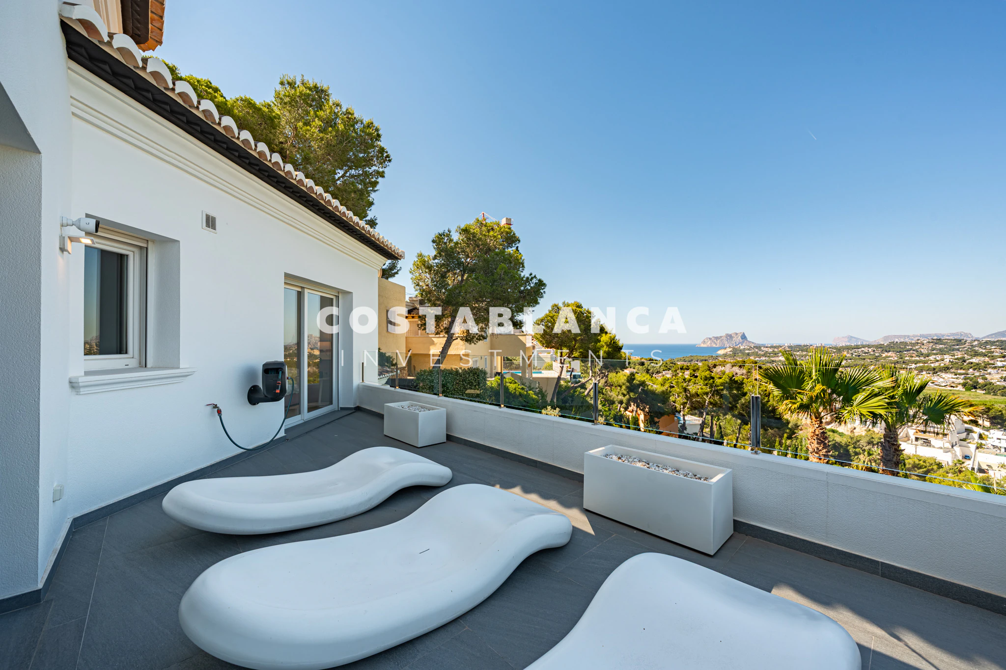 Beautiful Villa with Sea and Mountain Views for sale in Moraira