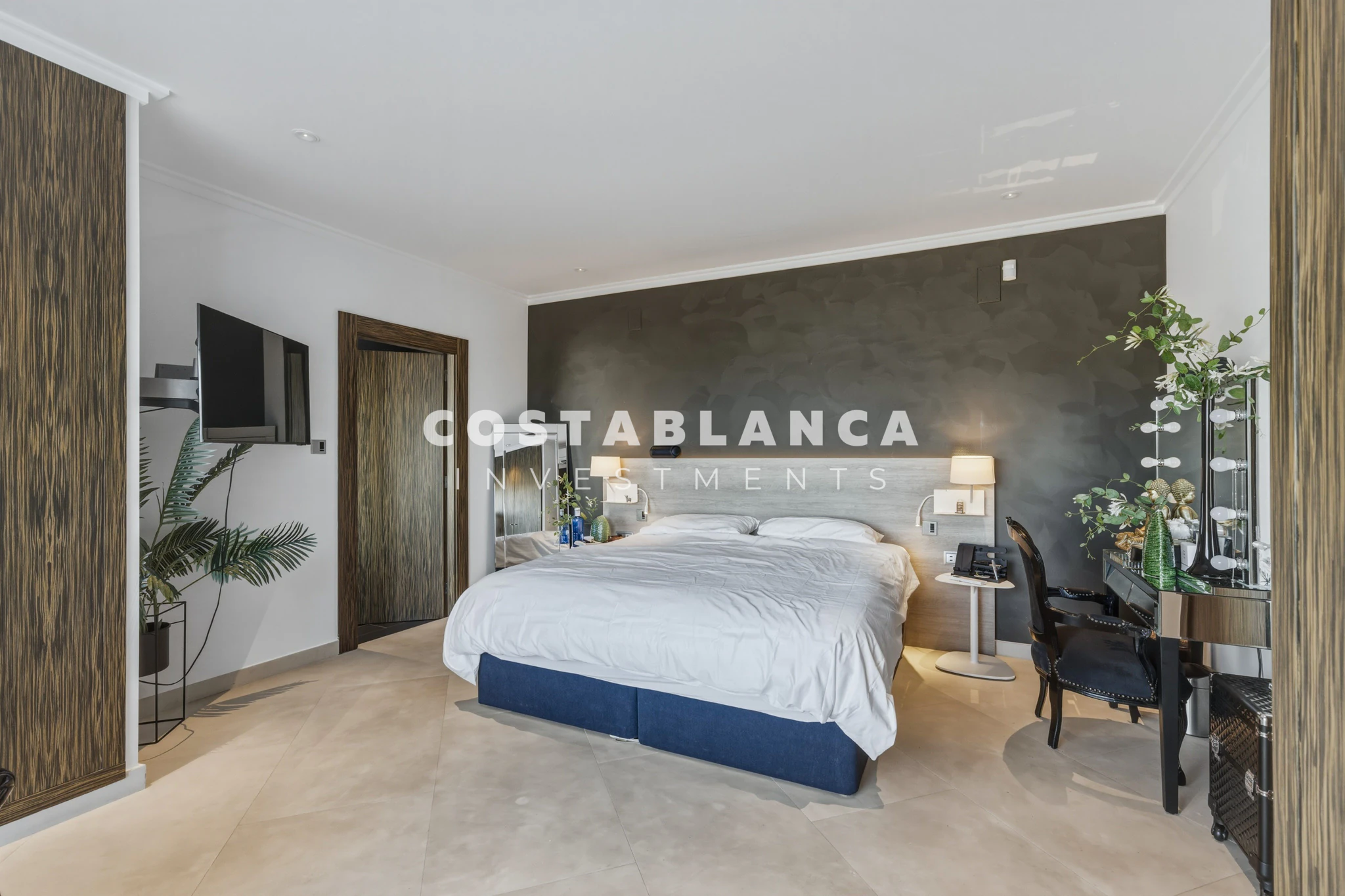 Beautiful Villa with Sea and Mountain Views for sale in Moraira