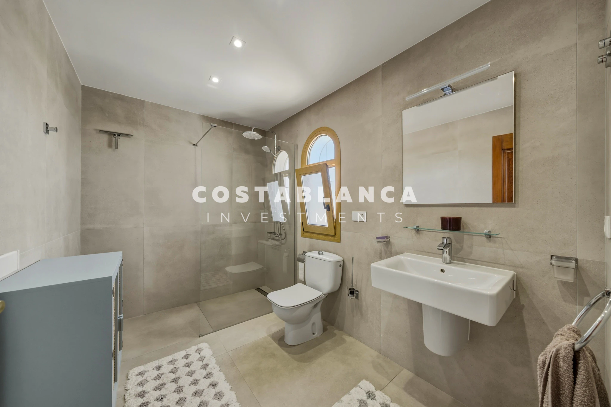 Beautiful Villa with Panoramic Sea Views for Sale in Altea