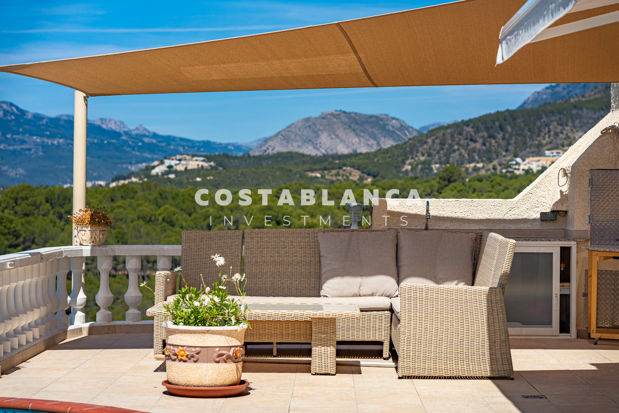 Beautiful Villa with Panoramic Sea Views for Sale in Altea
