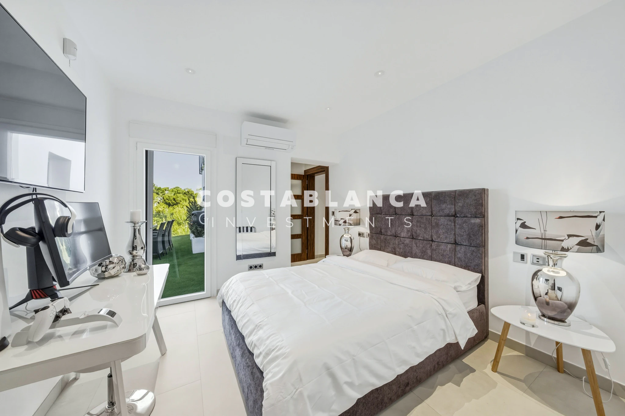 Beautiful Villa with Sea and Mountain Views for sale in Moraira
