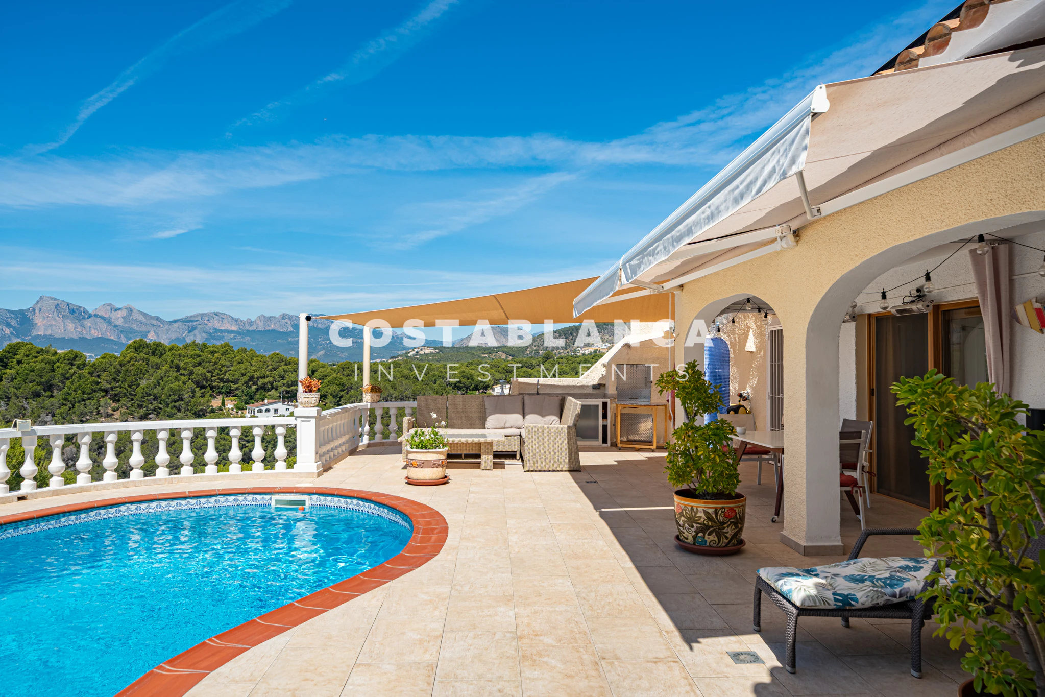 Beautiful Villa with Panoramic Sea Views for Sale in Altea