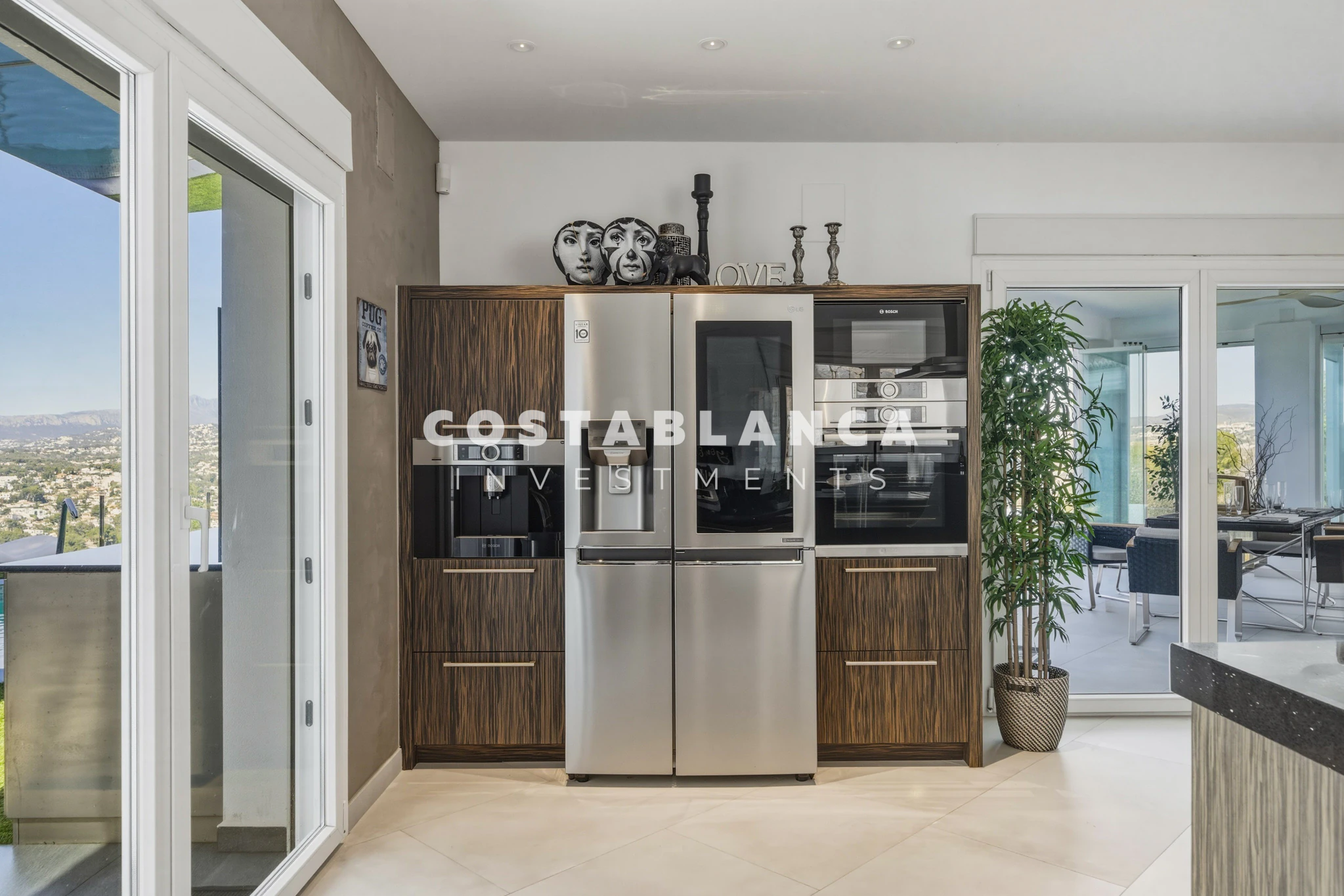 Beautiful Villa with Sea and Mountain Views for sale in Moraira