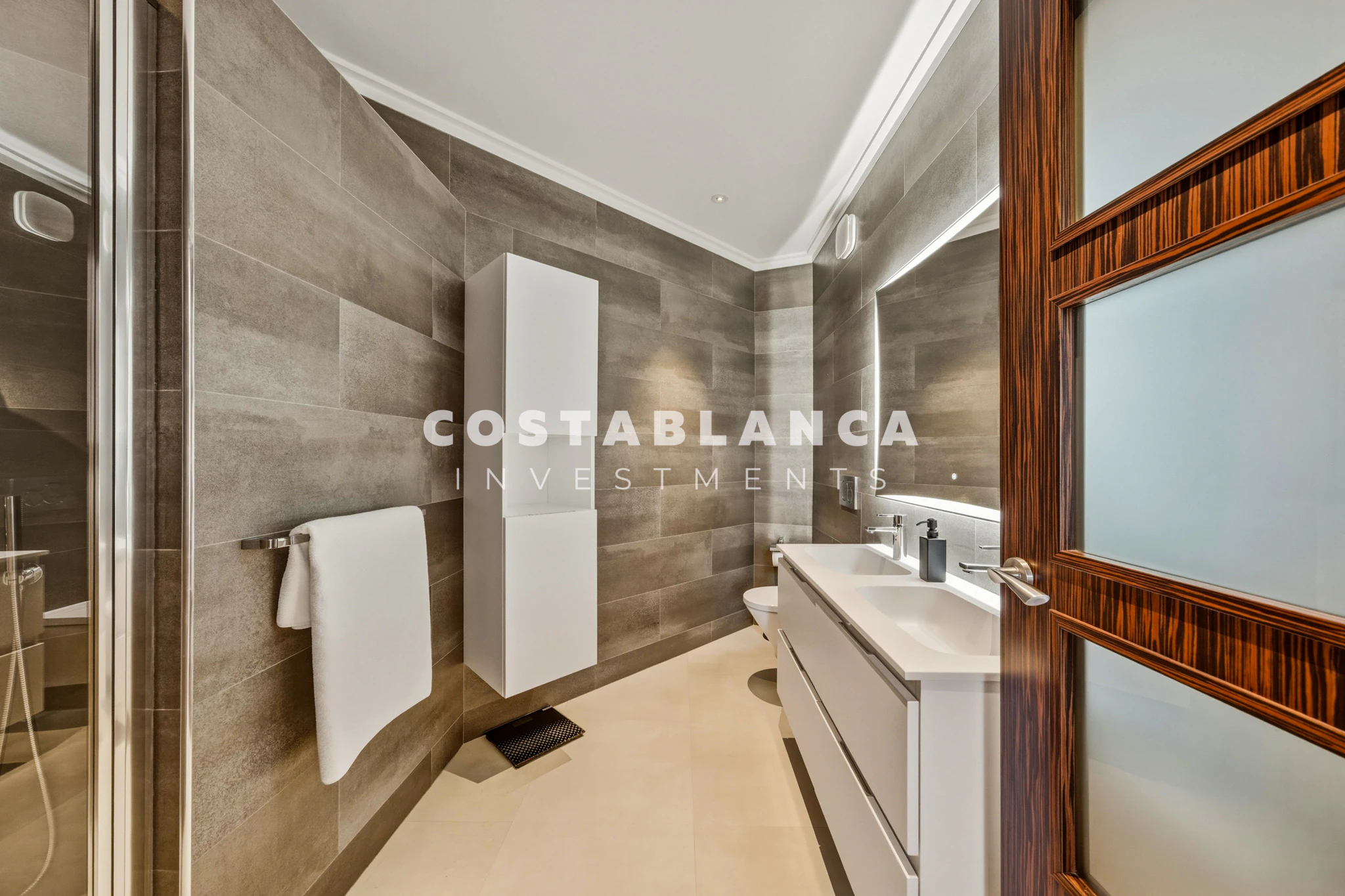 Beautiful Villa with Sea and Mountain Views for sale in Moraira