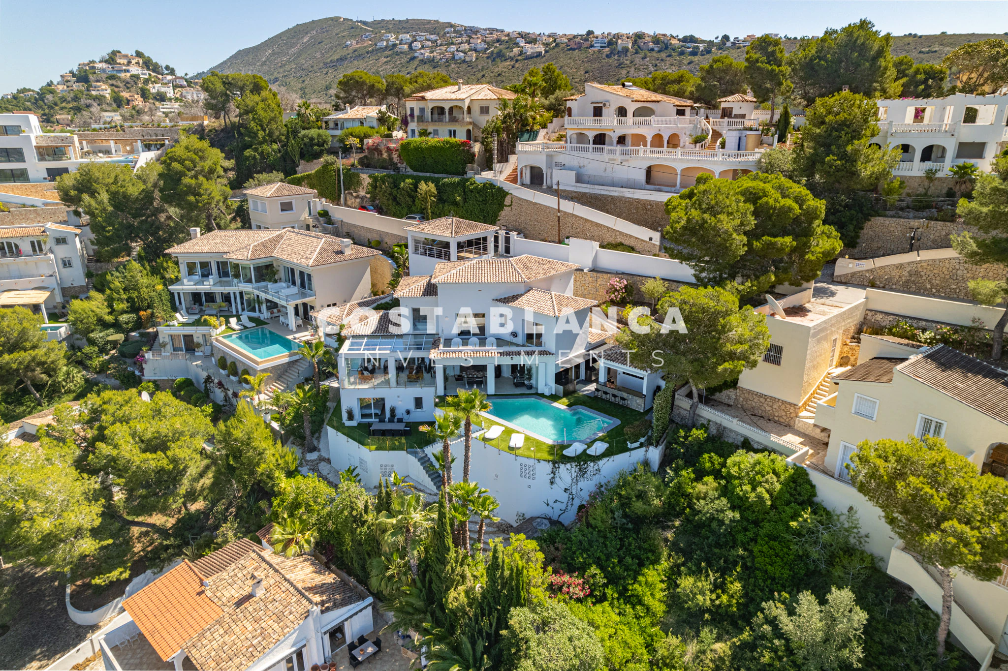 Beautiful Villa with Sea and Mountain Views for sale in Moraira