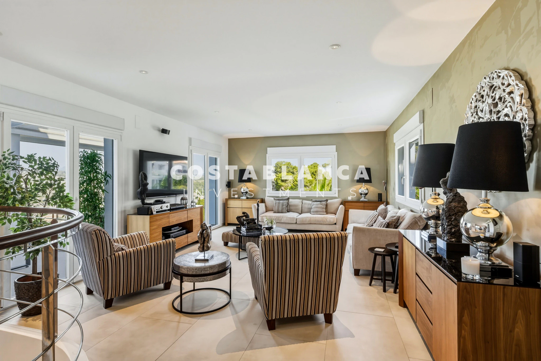 Beautiful Villa with Sea and Mountain Views for sale in Moraira