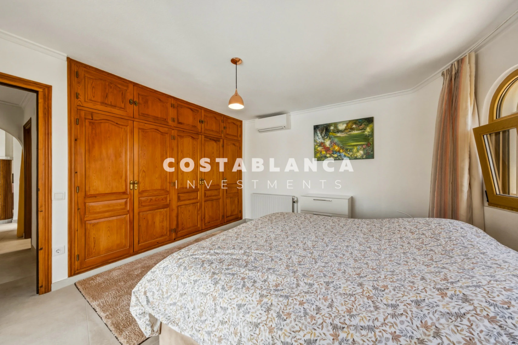 Beautiful Villa with Panoramic Sea Views for Sale in Altea