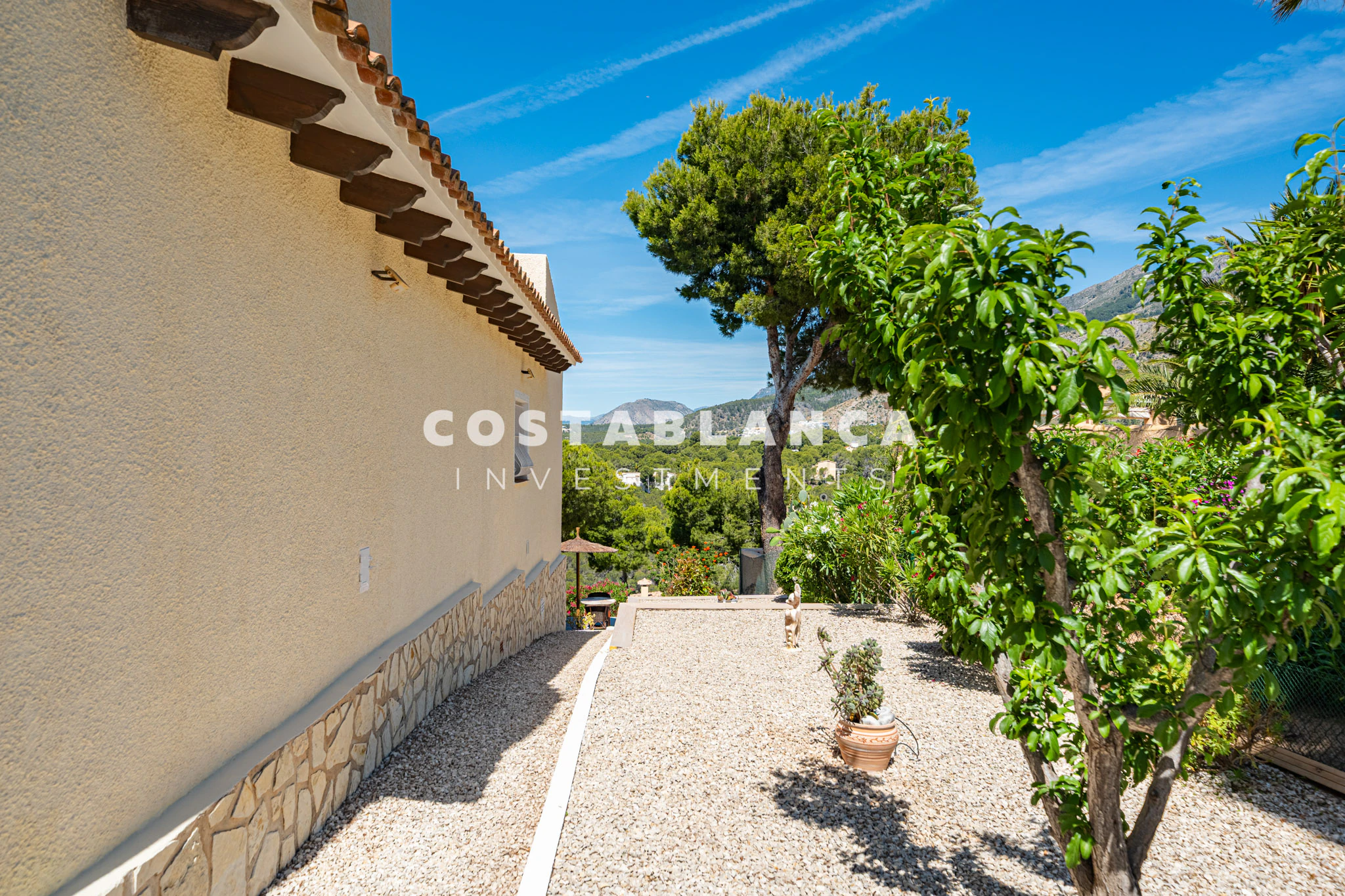 Beautiful Villa with Panoramic Sea Views for Sale in Altea