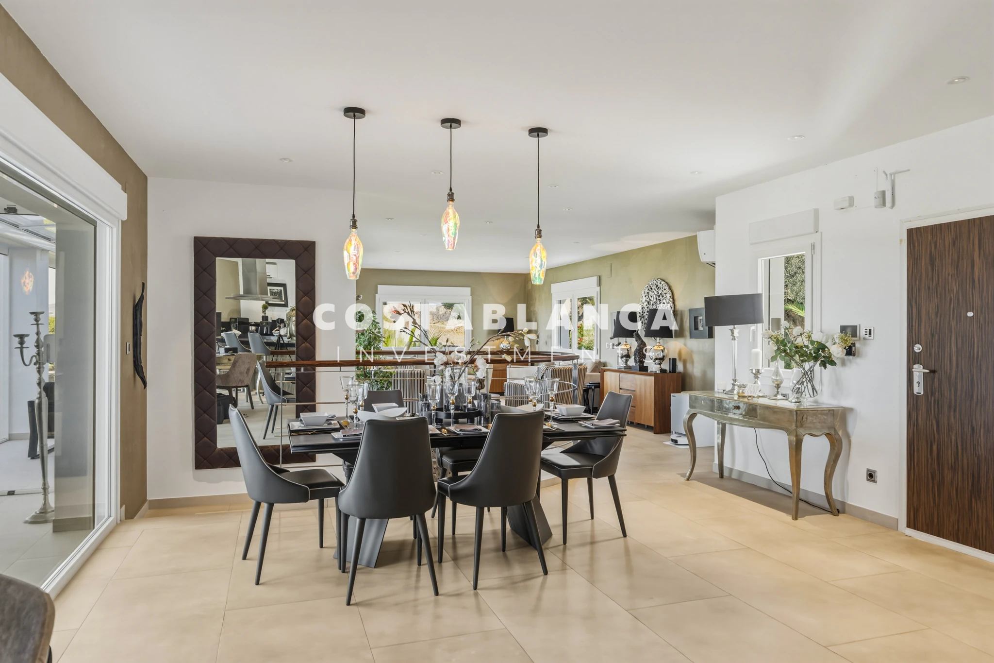 Beautiful Villa with Sea and Mountain Views for sale in Moraira