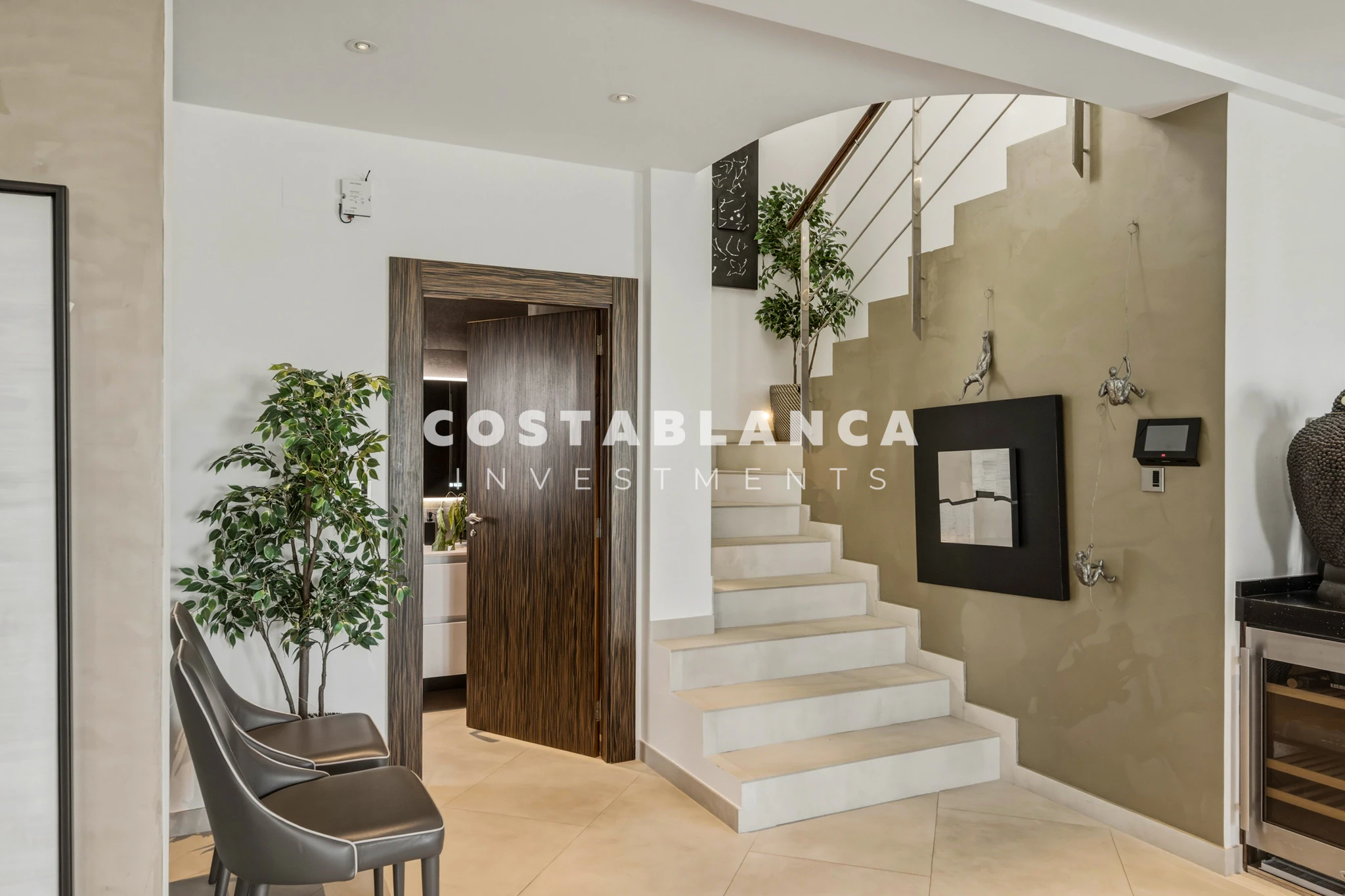 Beautiful Villa with Sea and Mountain Views for sale in Moraira