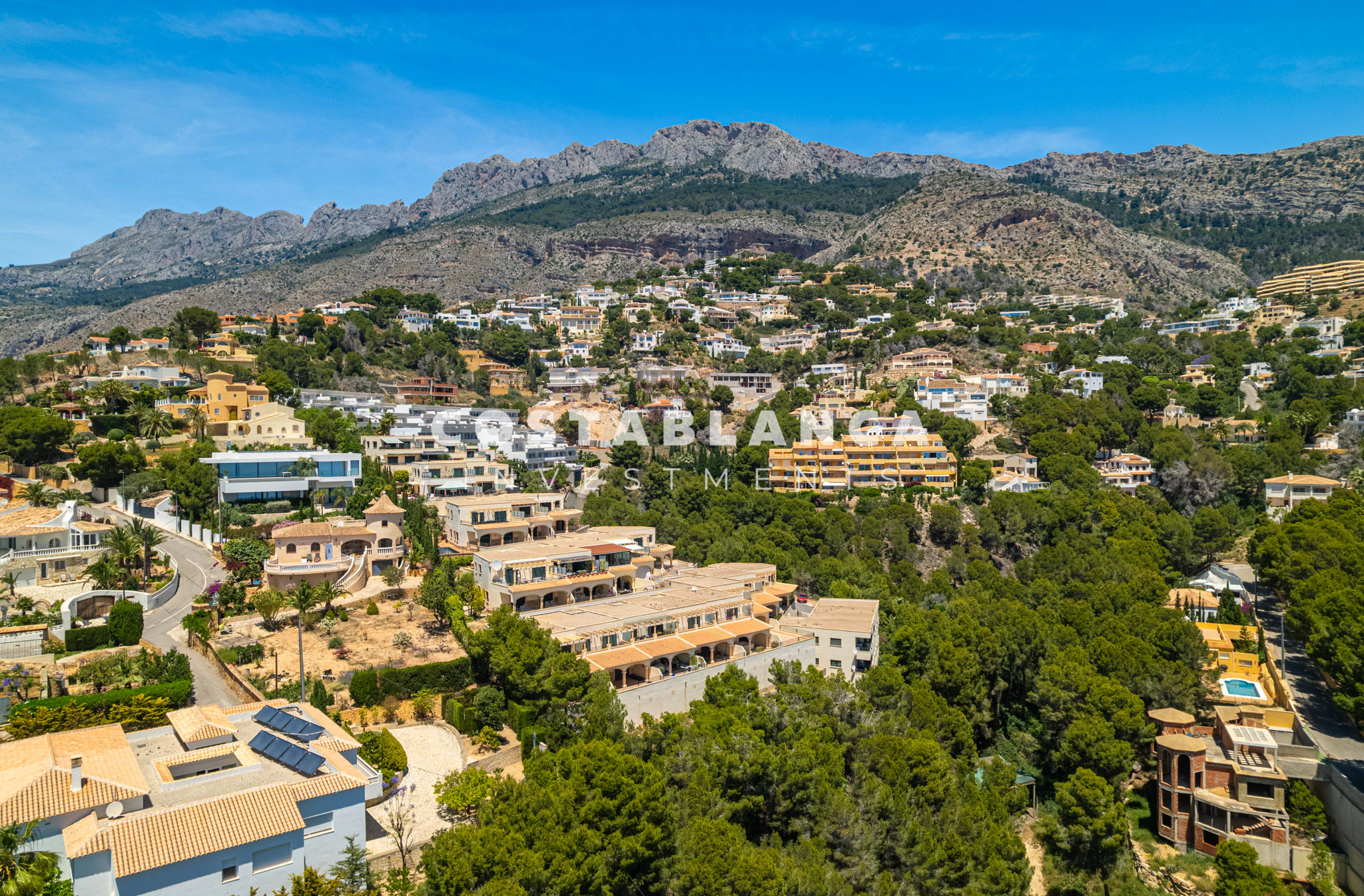 Modern Townhouse in Altea la Vella with large Terraces and Sun All Day