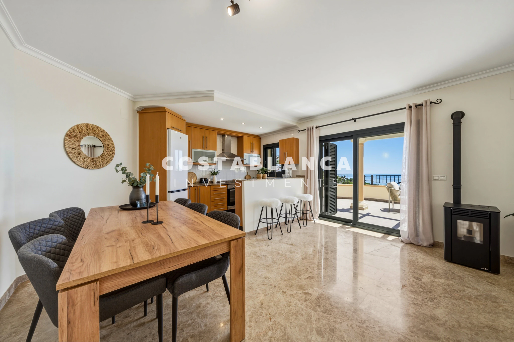 Modern Townhouse in Altea la Vella with large Terraces and Sun All Day