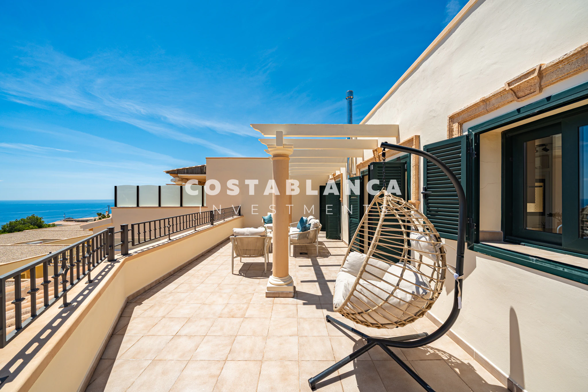 Modern Townhouse in Altea la Vella with large Terraces and Sun All Day