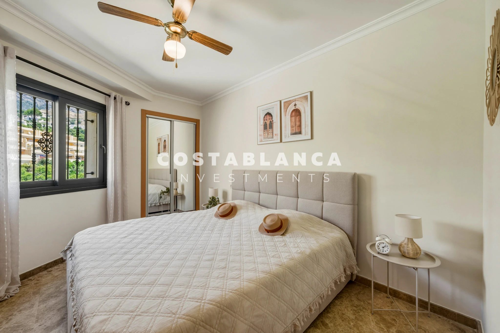 Modern Townhouse in Altea la Vella with large Terraces and Sun All Day