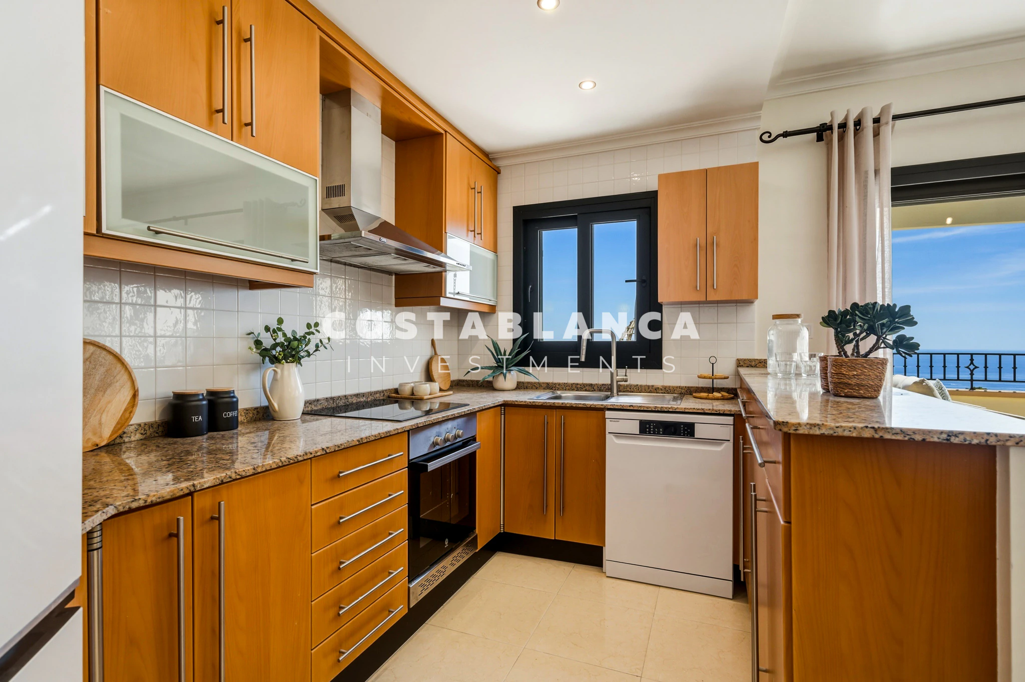 Modern Townhouse in Altea la Vella with large Terraces and Sun All Day