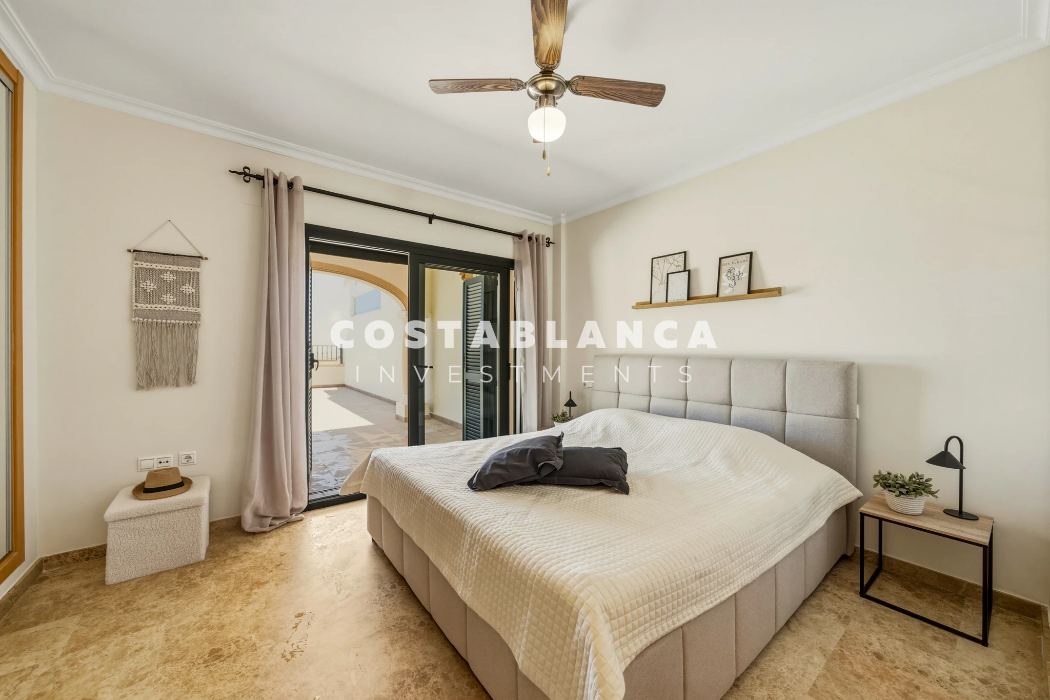 Modern Townhouse in Altea la Vella with large Terraces and Sun All Day