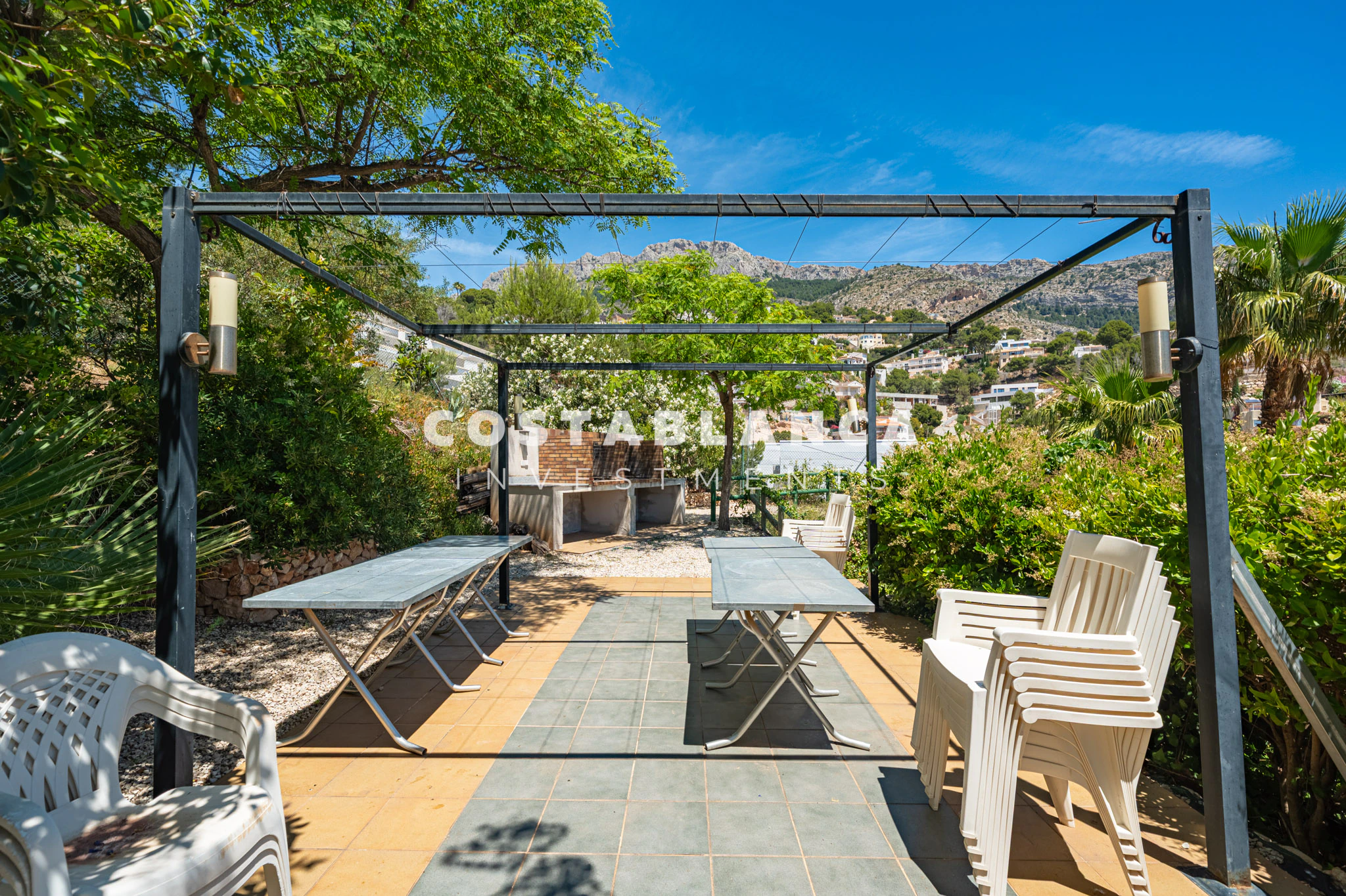 Modern Townhouse in Altea la Vella with large Terraces and Sun All Day
