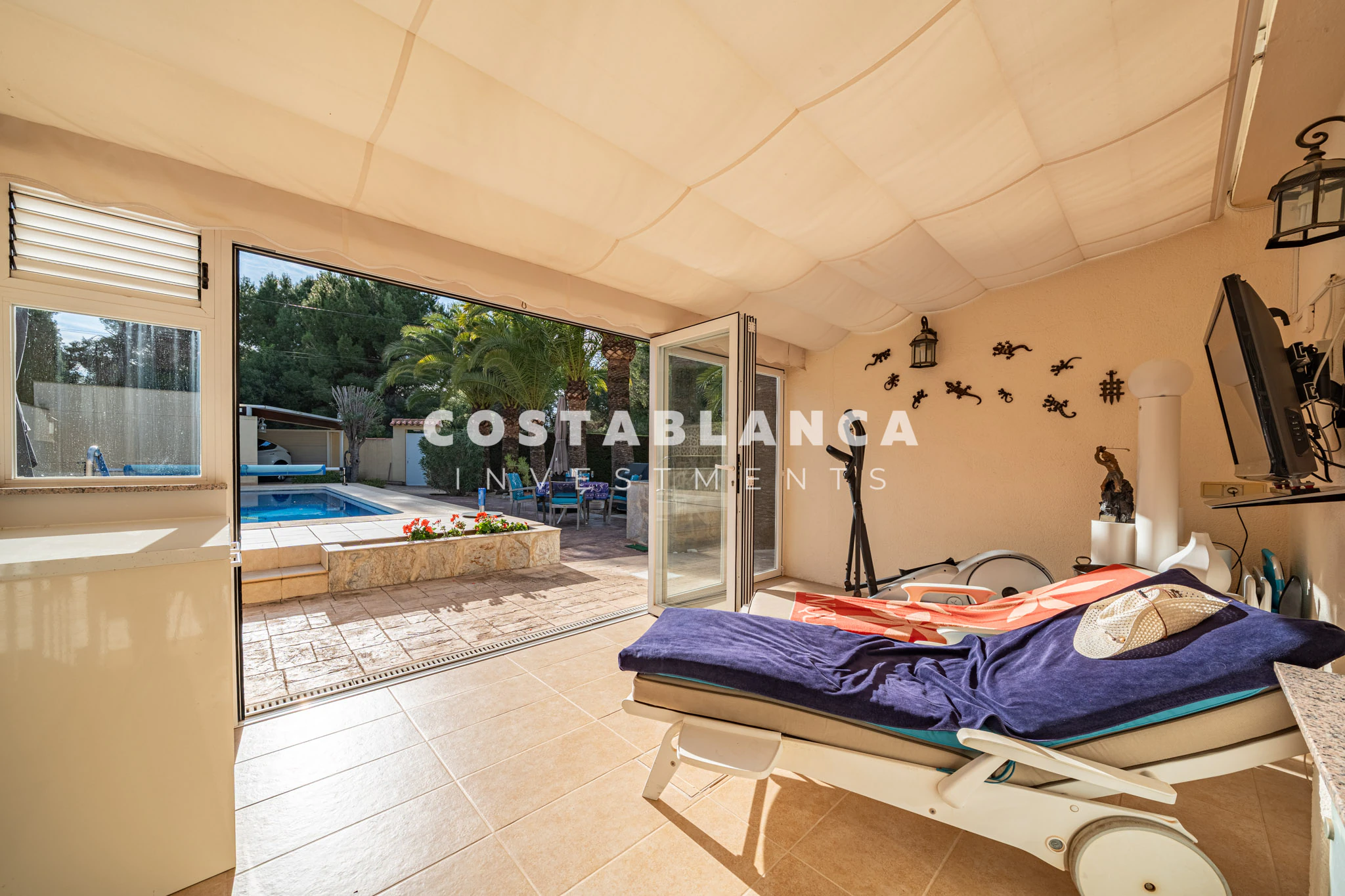 Single Floor Villa with Pool and Solar Panels in Quiet Area of L’Albir