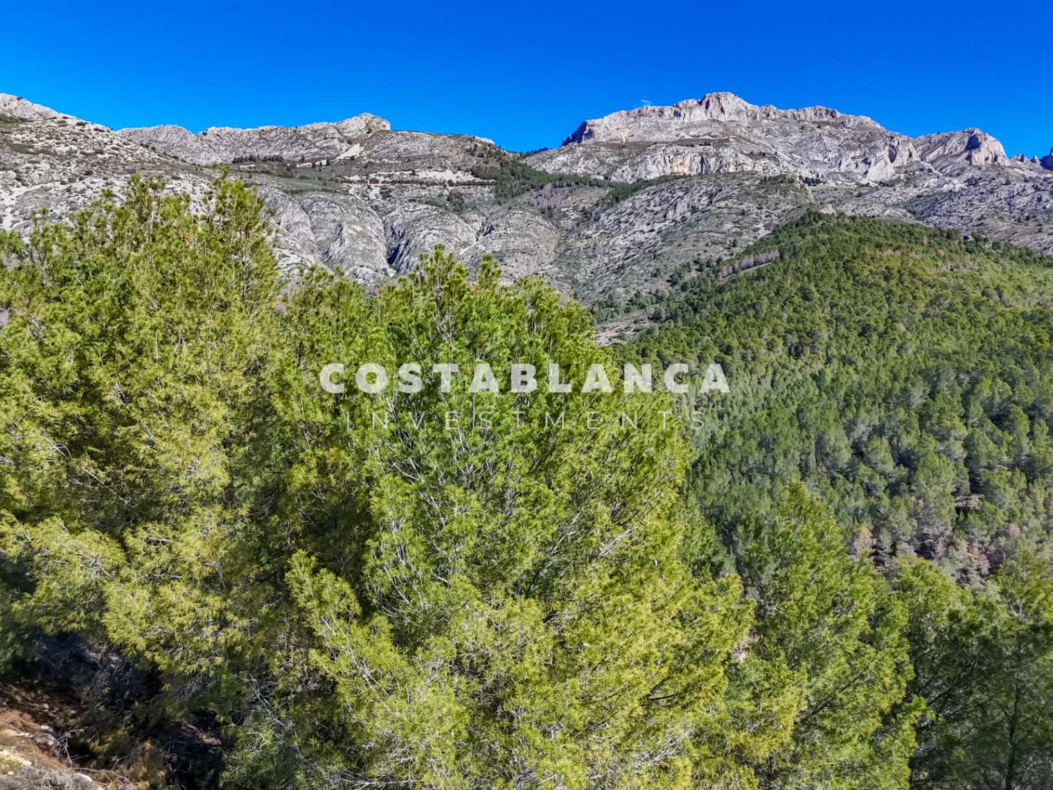 Building Plot with Sea and Mountain Views in Sierra de Altea