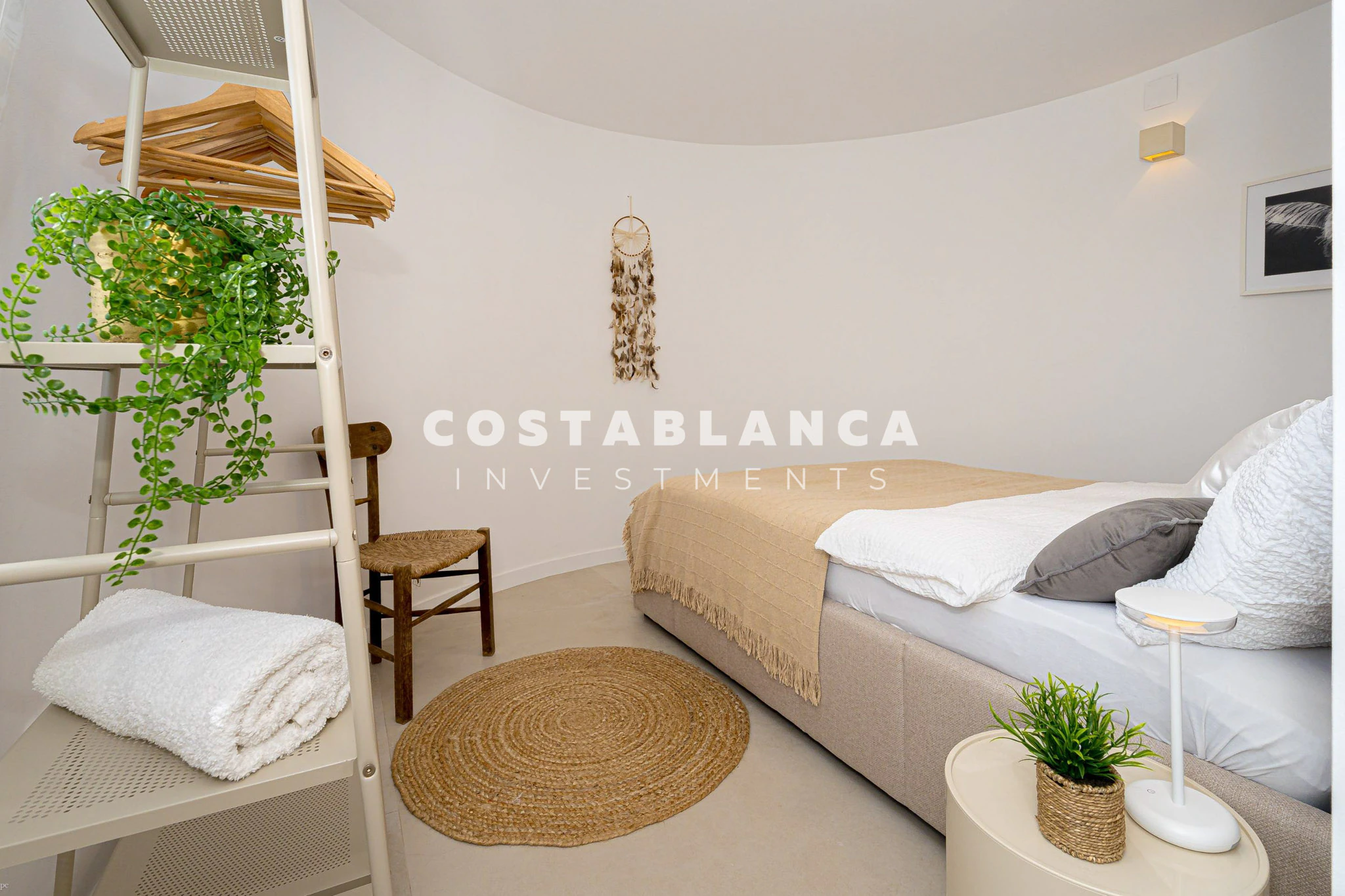 Fully Renovated Ibizan Villa with Sea and Mountain Views in Moraira