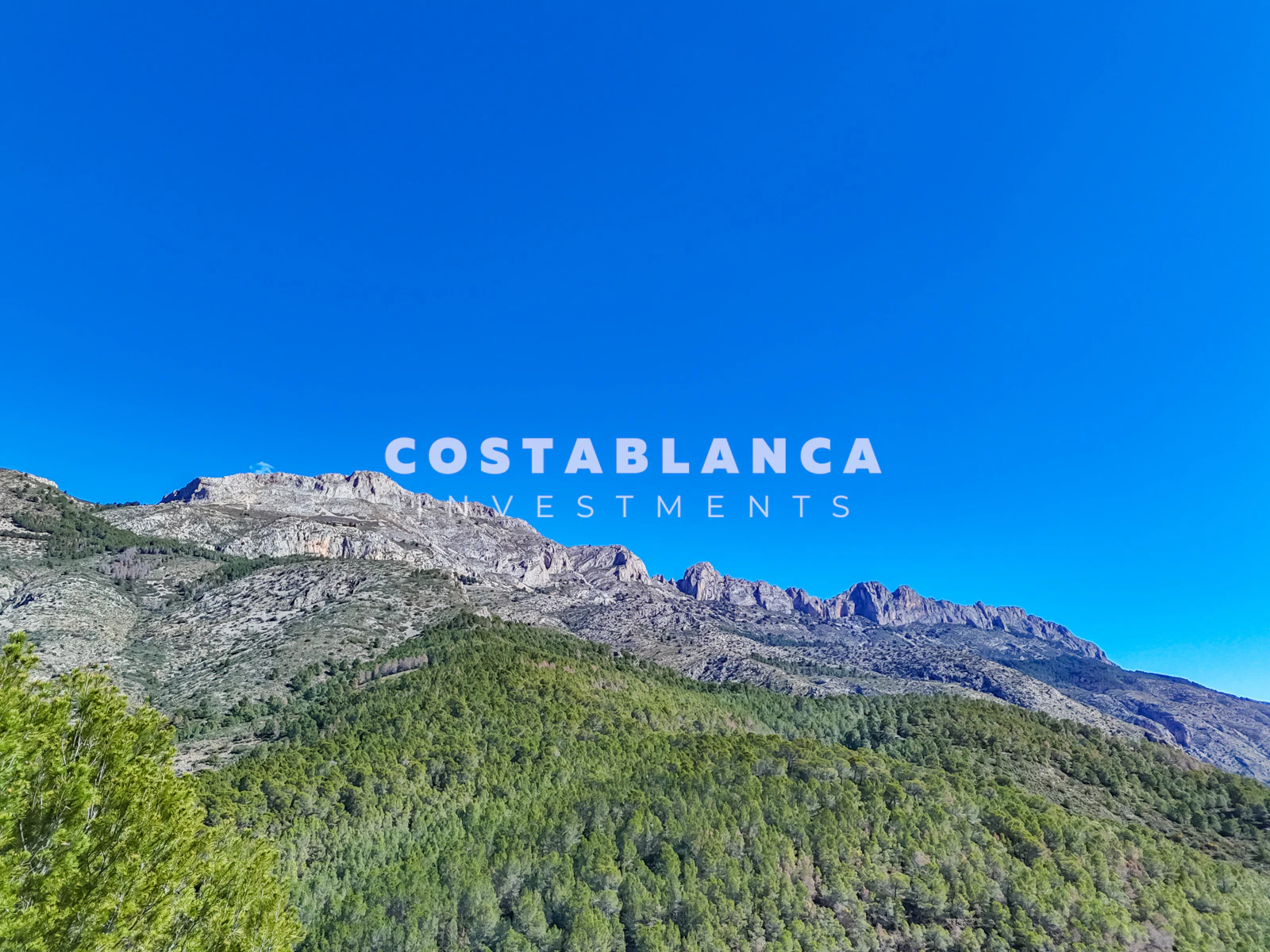 Building Plot with Sea and Mountain Views in Sierra de Altea