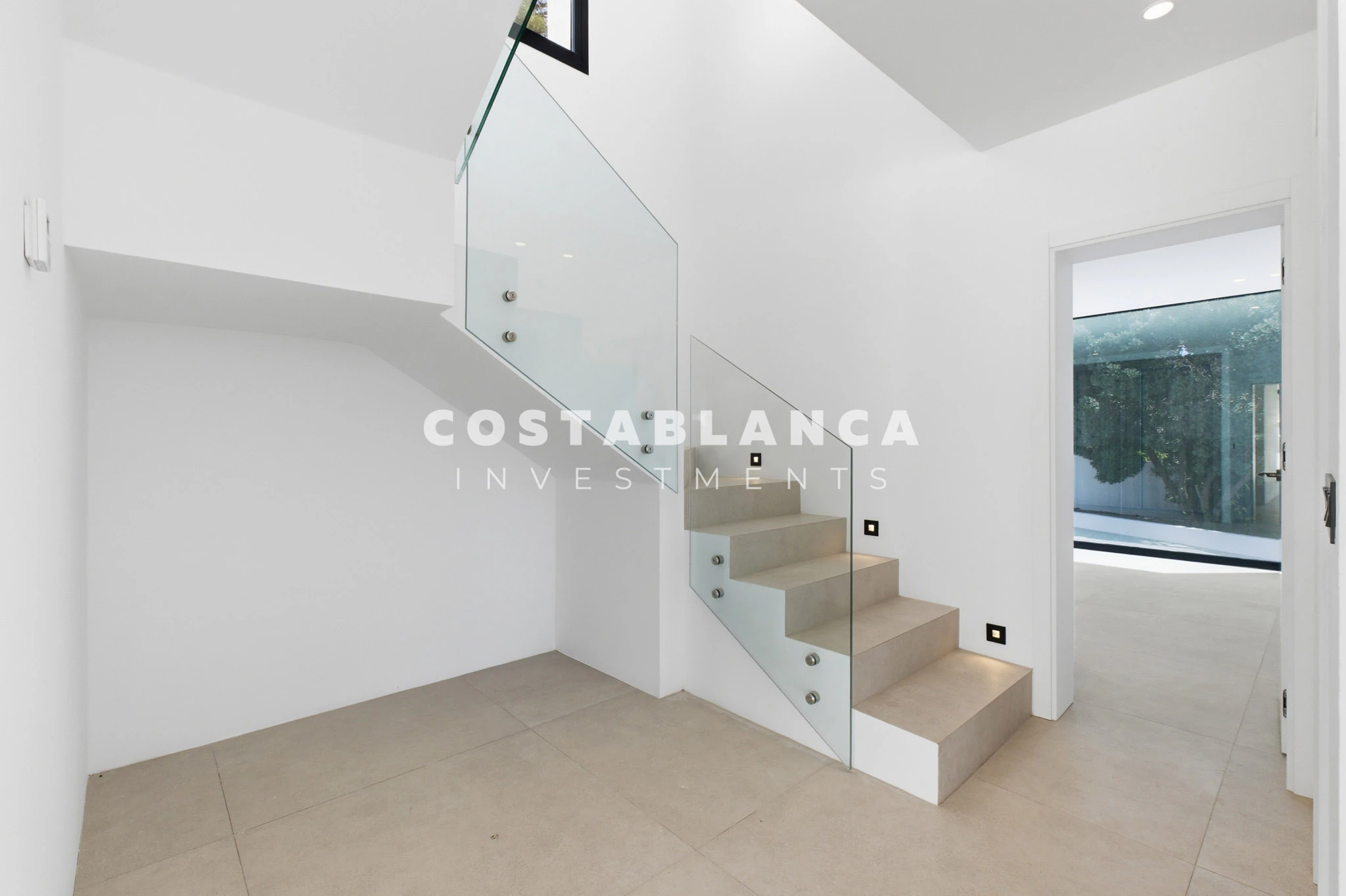 Modern villa with Infinity Pool for Sale in Moraira