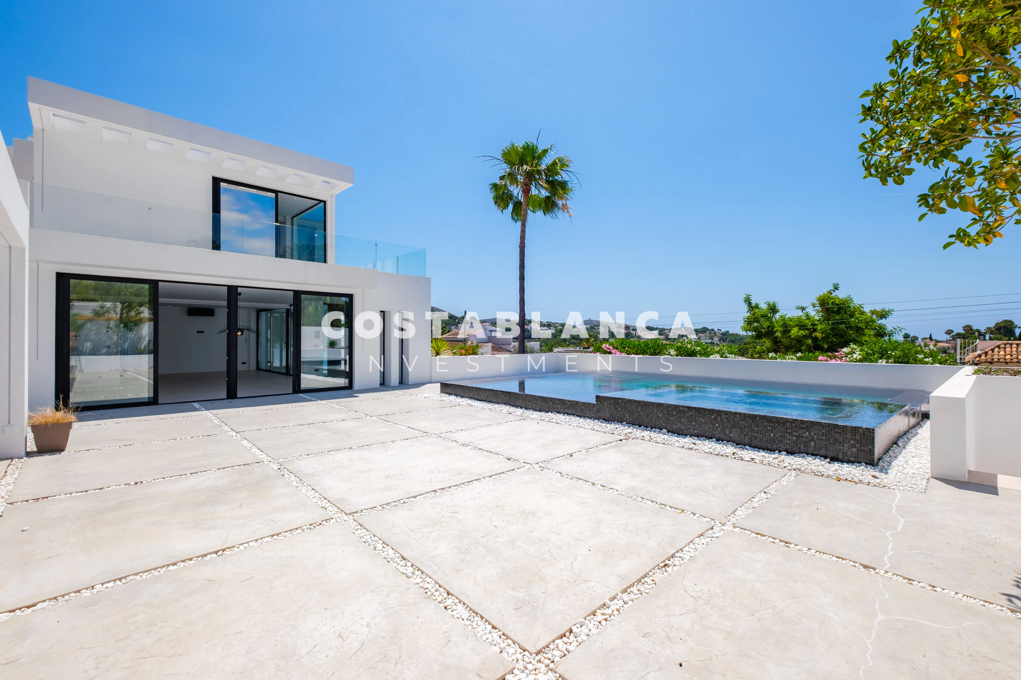 Modern villa with Infinity Pool for Sale in Moraira