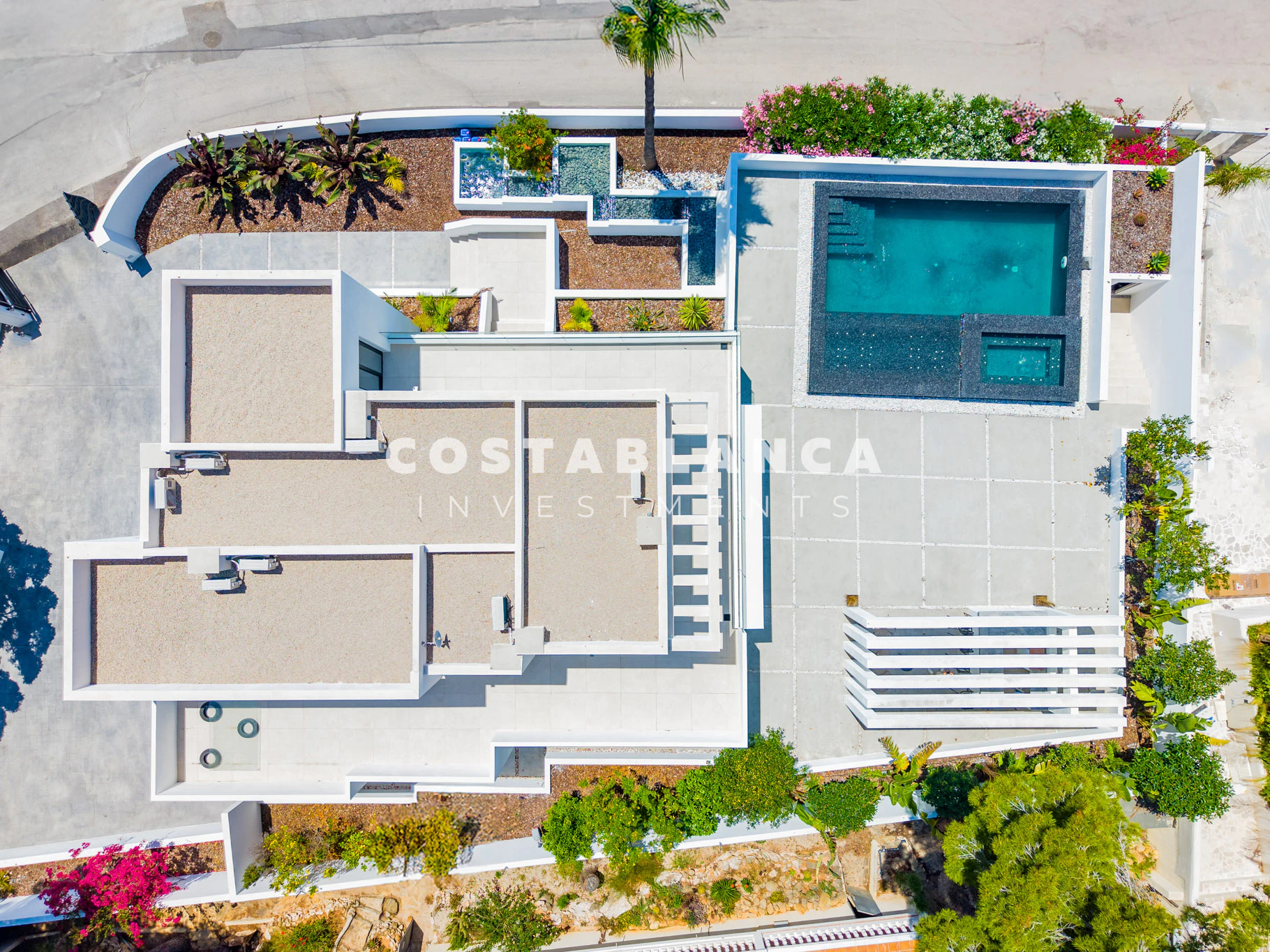 Modern villa with Infinity Pool for Sale in Moraira