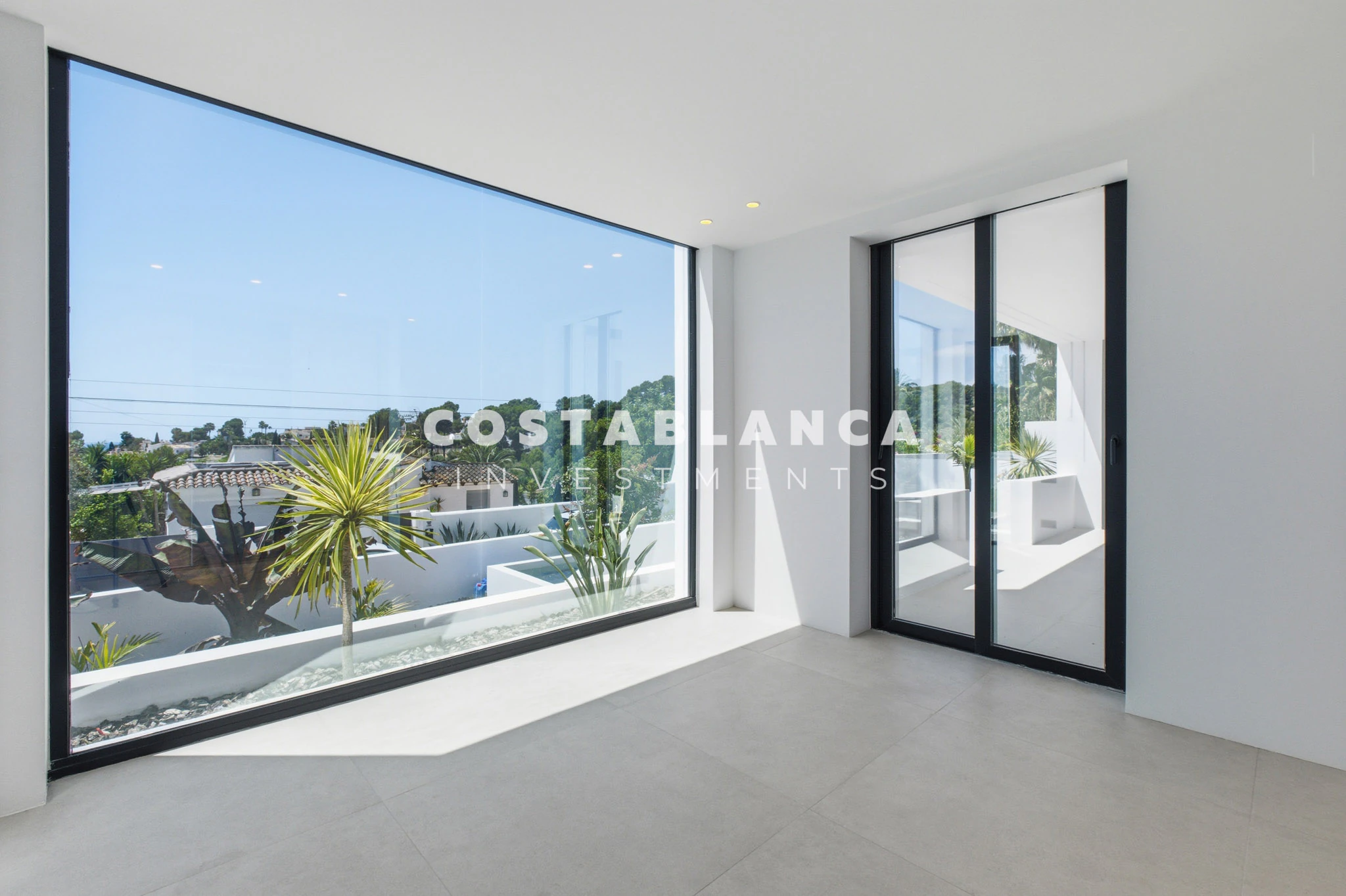 Modern villa with Infinity Pool for Sale in Moraira