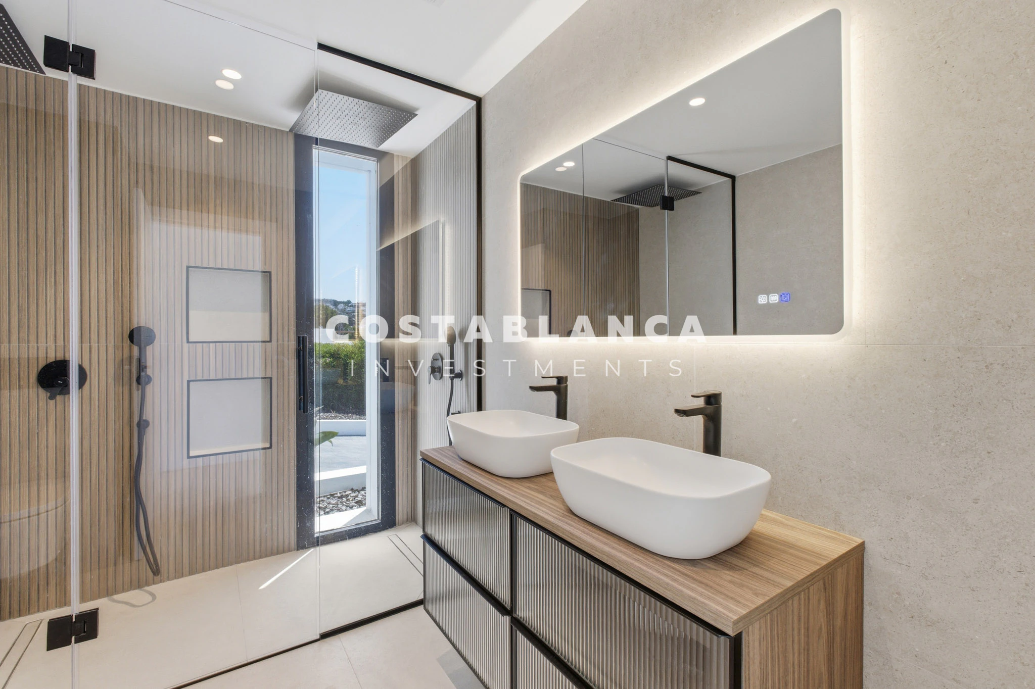 Modern villa with Infinity Pool for Sale in Moraira